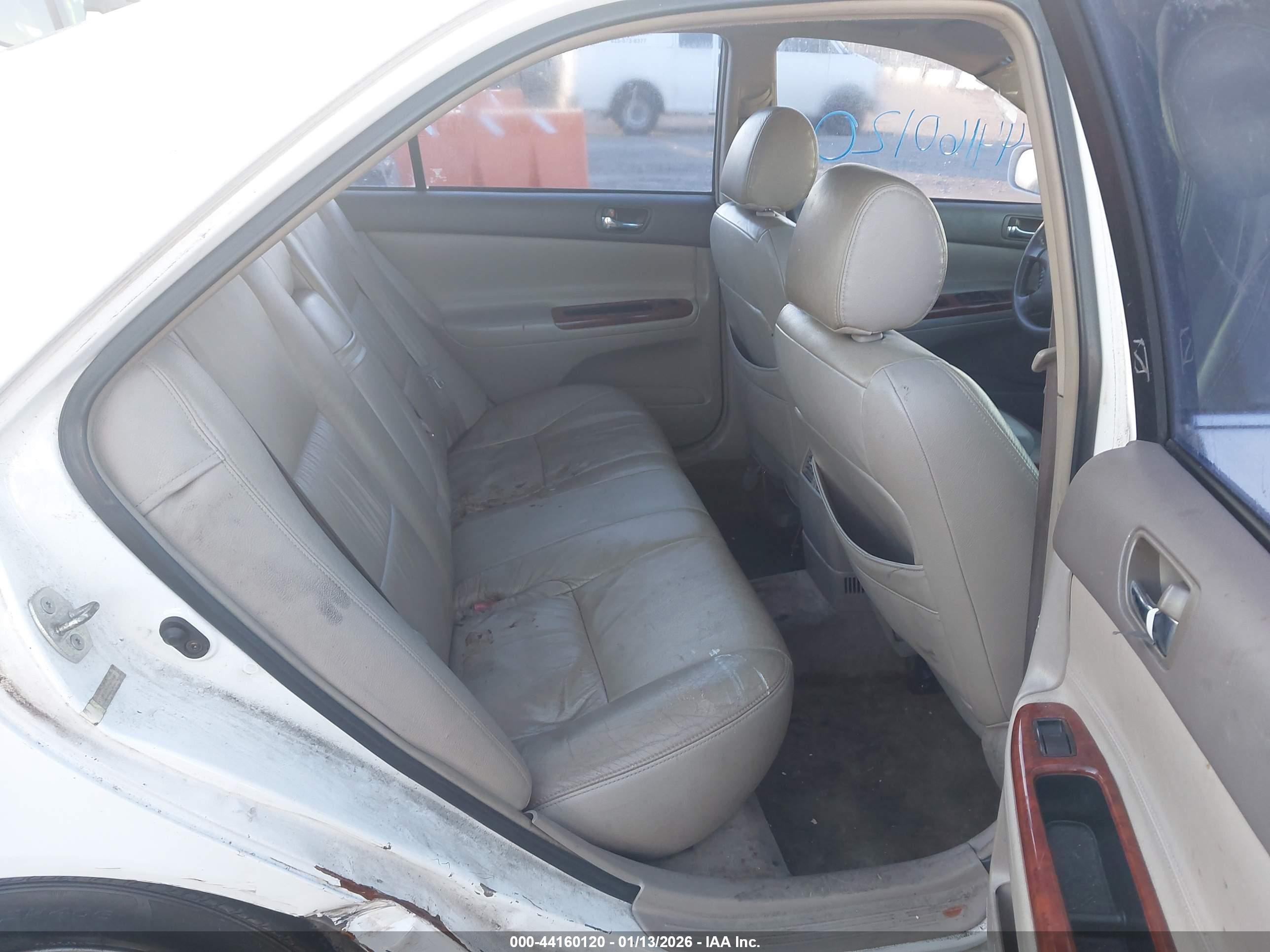 TOYOTA CAMRY image 8