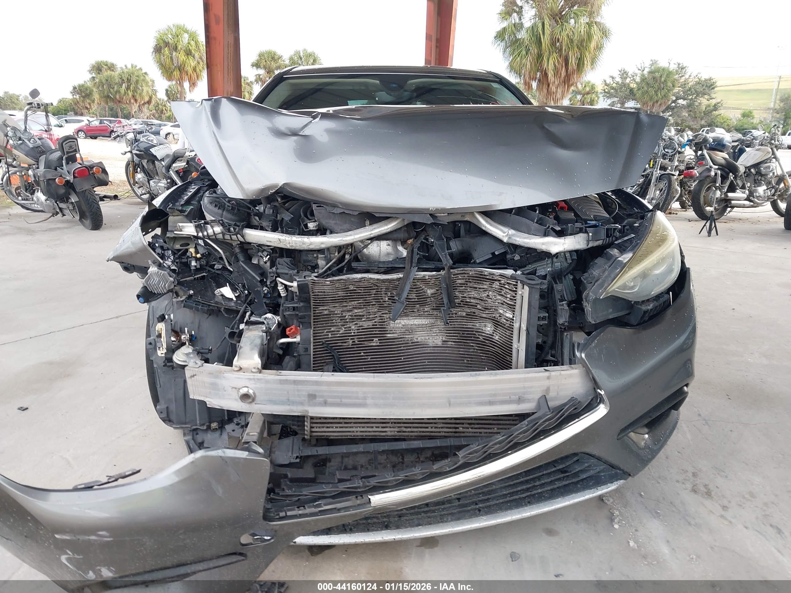 INFINITI QX30 image 6