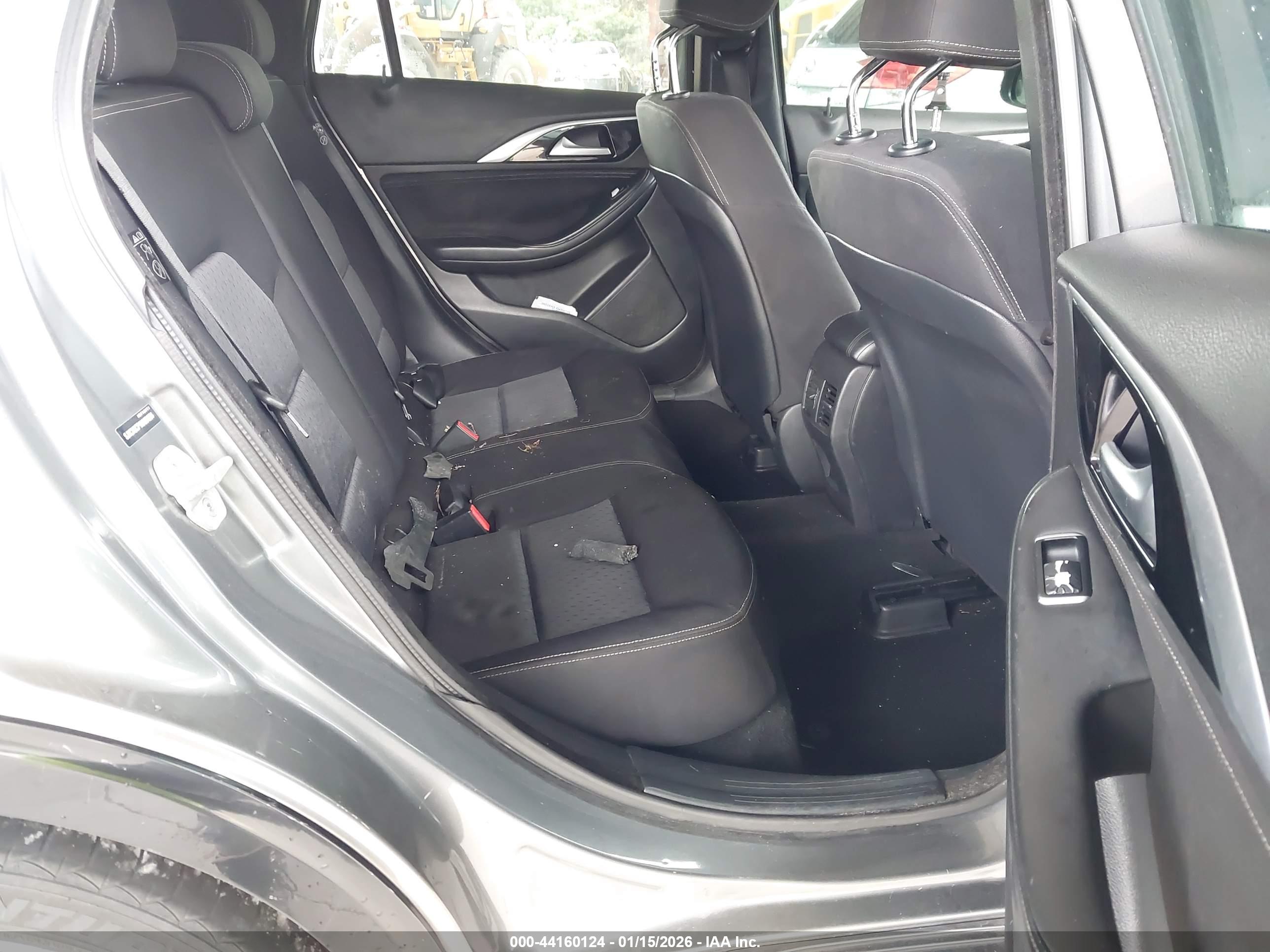 INFINITI QX30 image 8