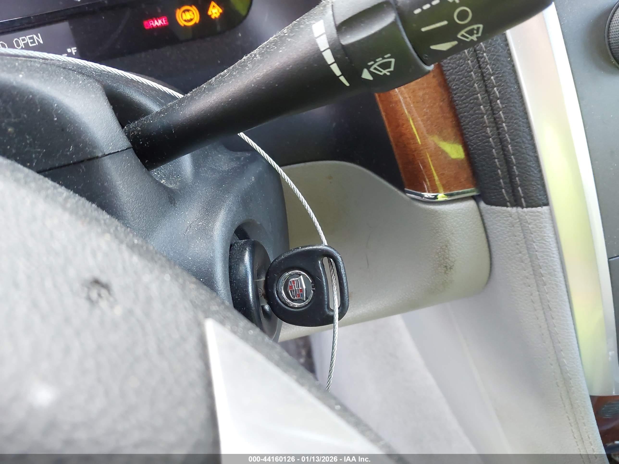 CADILLAC SRX image 11