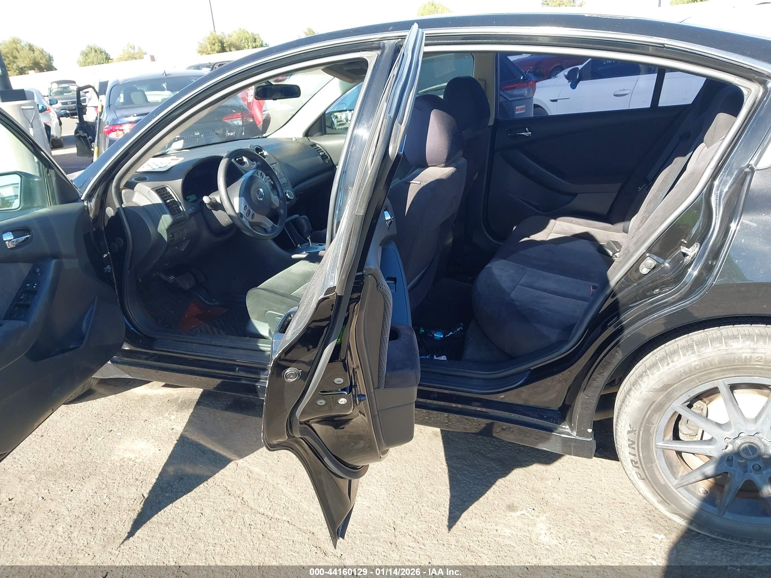 NISSAN ALTIMA image 8