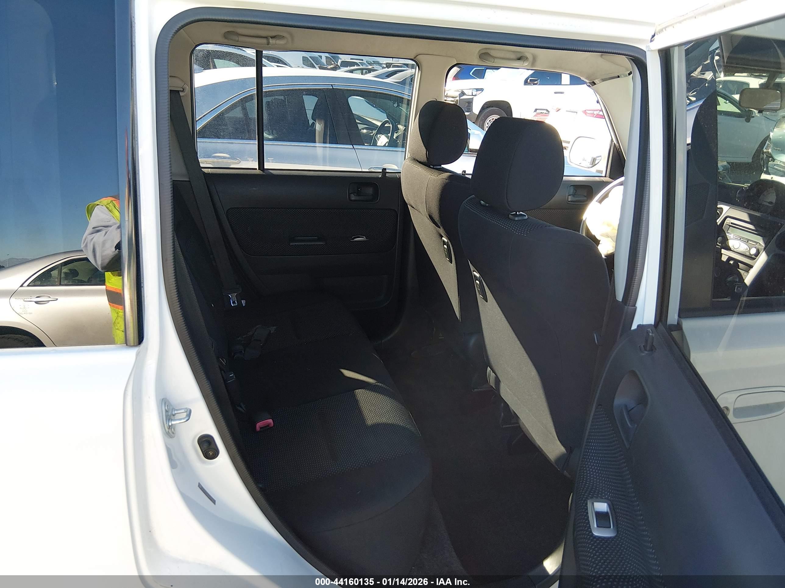 SCION XB image 8