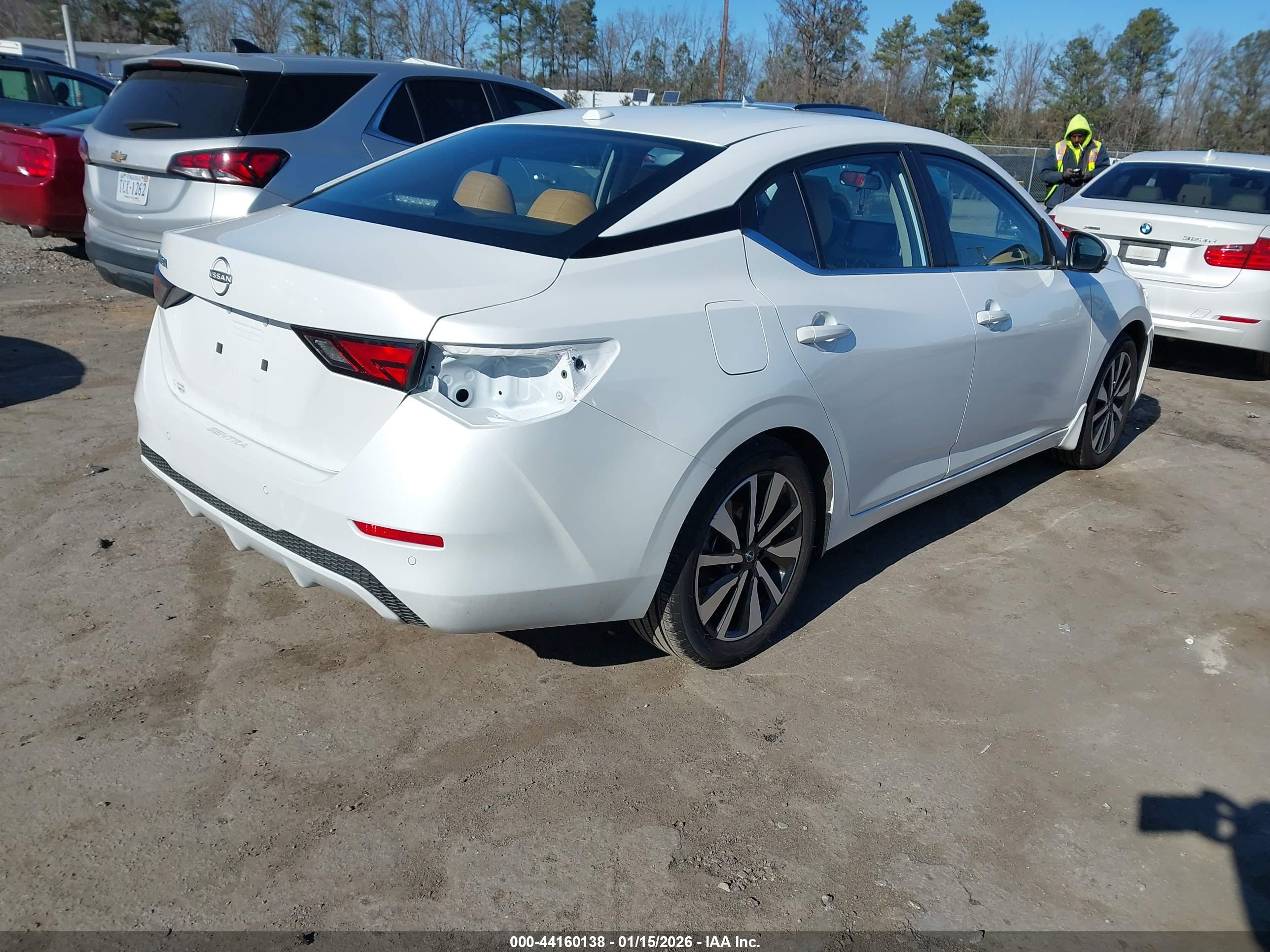 NISSAN SENTRA image 4