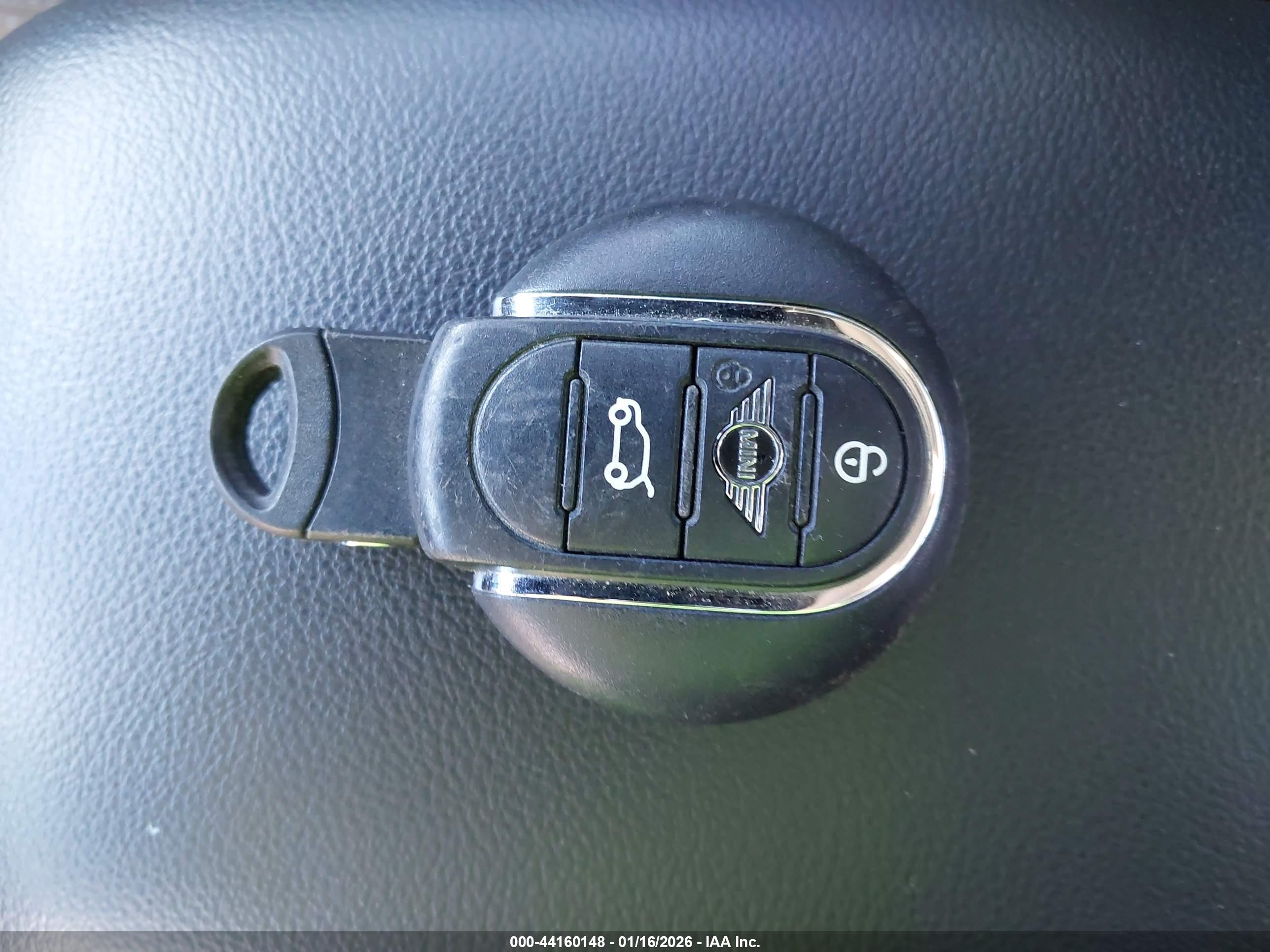 MINI COUNTRYMAN image 11