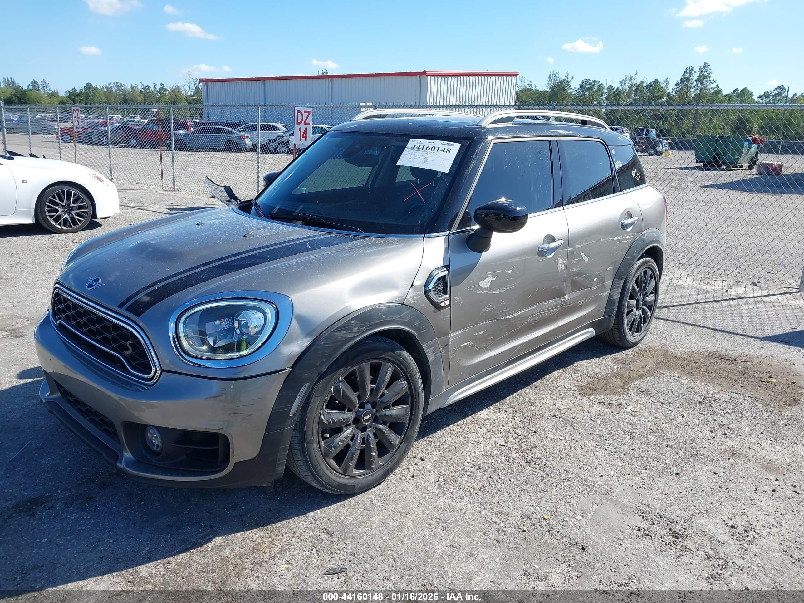 MINI COUNTRYMAN image 6