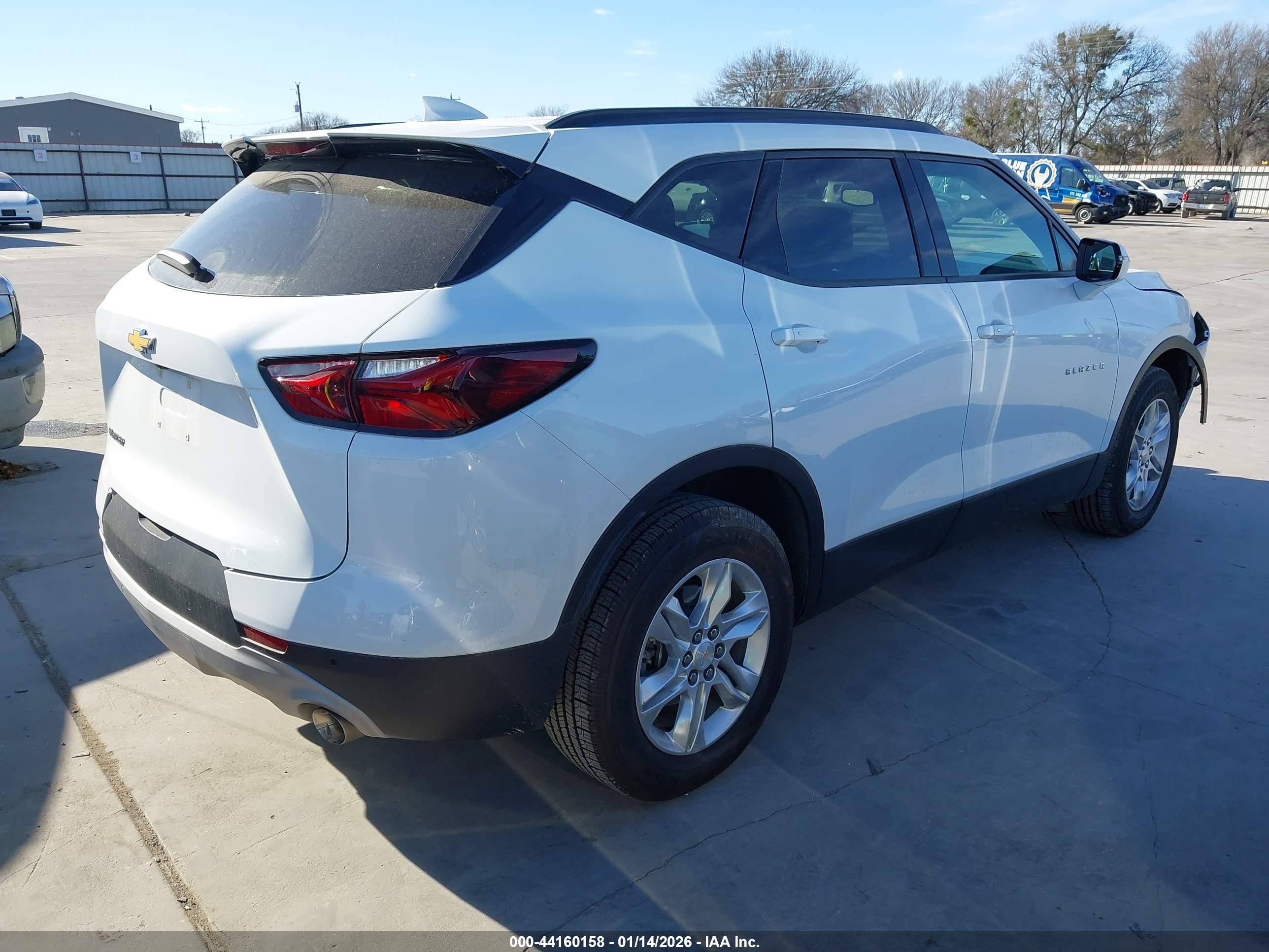 CHEVROLET BLAZER image 4