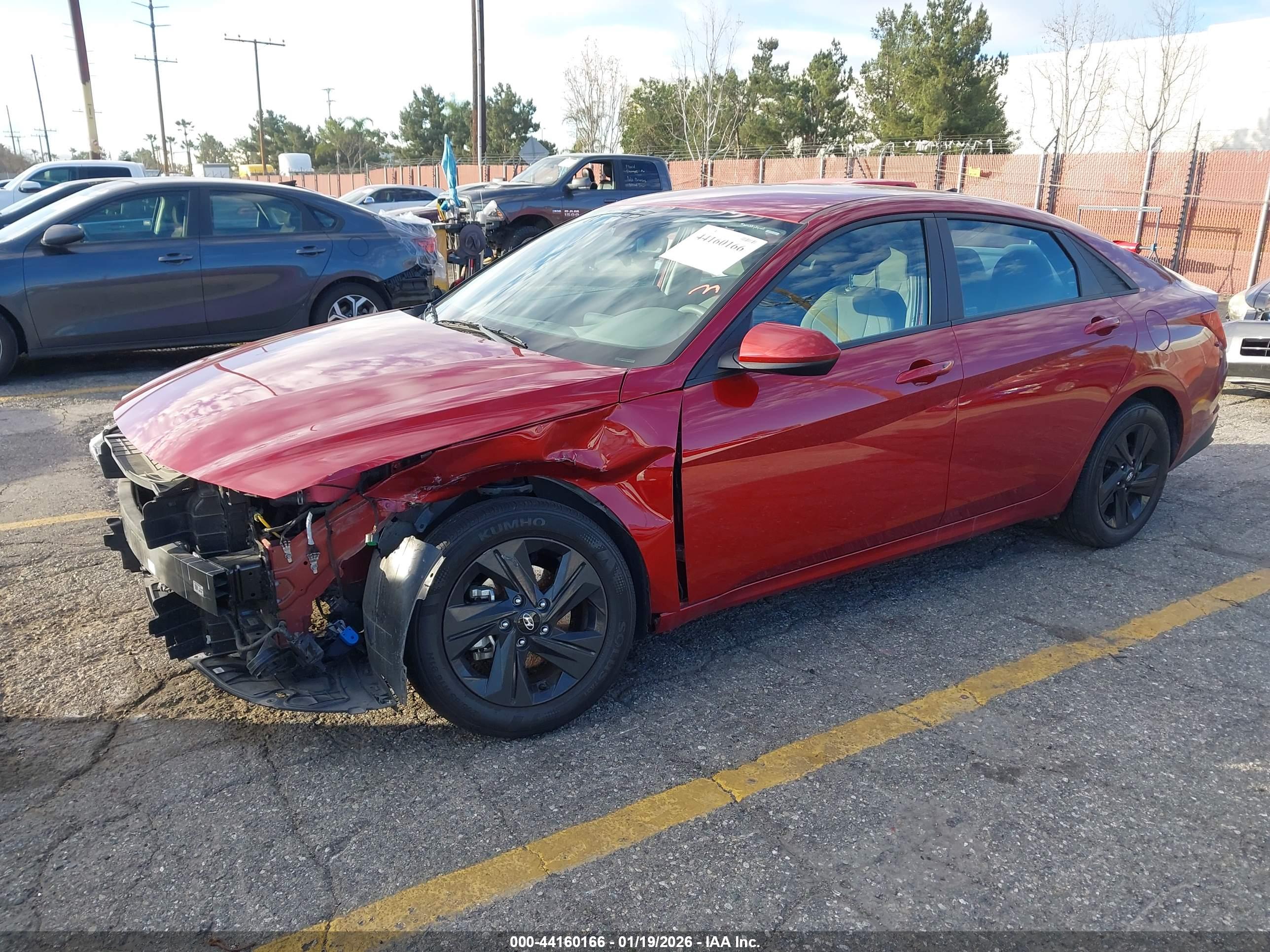 HYUNDAI ELANTRA image 2