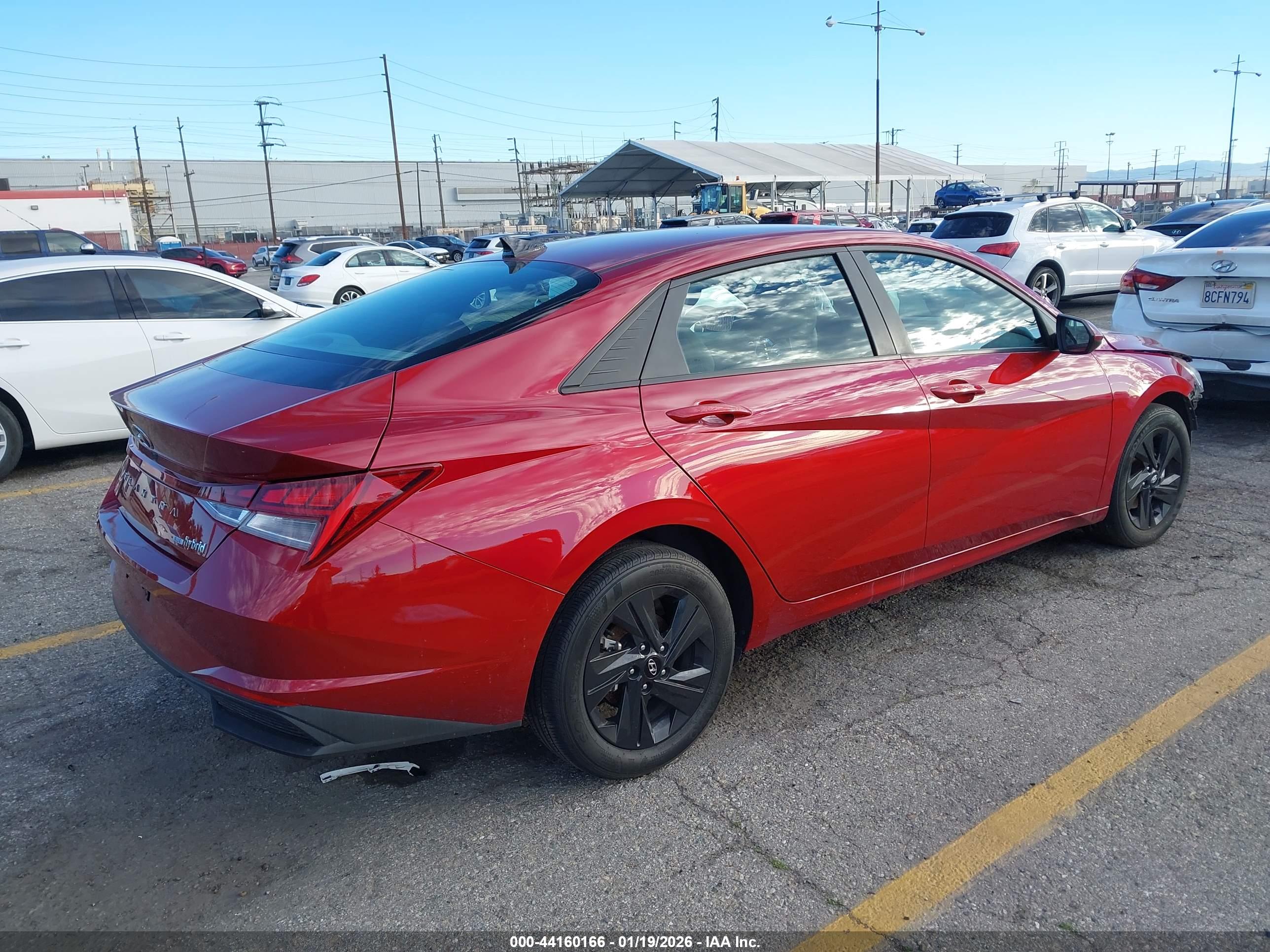 HYUNDAI ELANTRA image 4