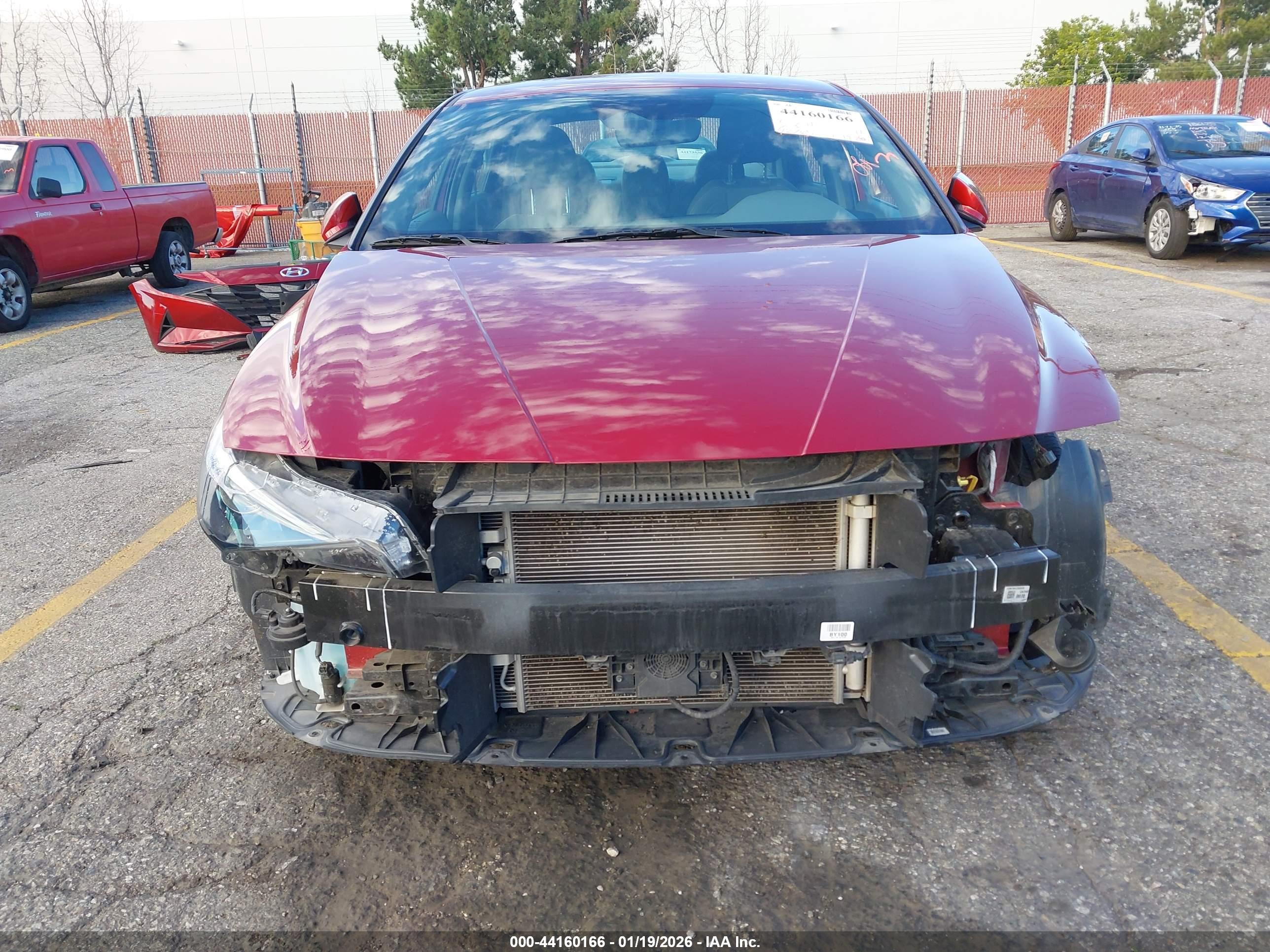 HYUNDAI ELANTRA image 6