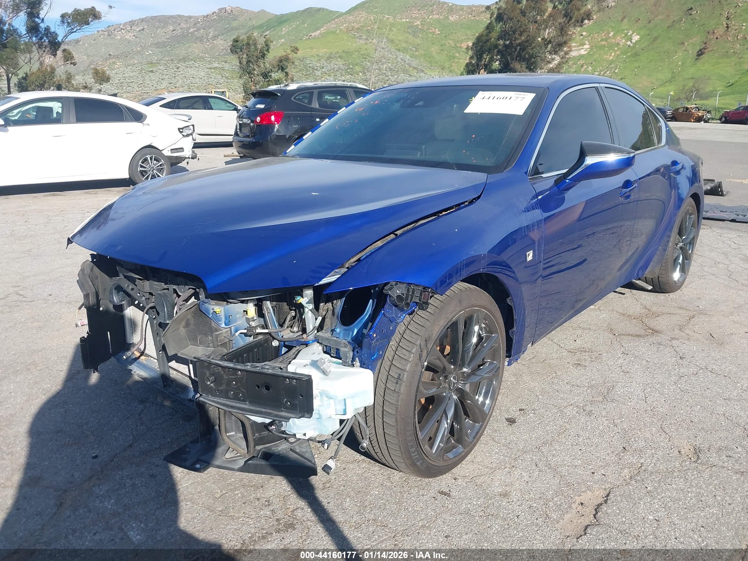 LEXUS IS image 2