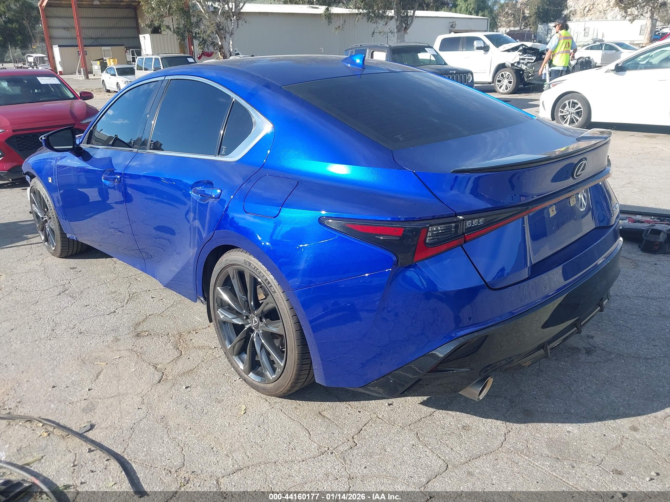 LEXUS IS image 3