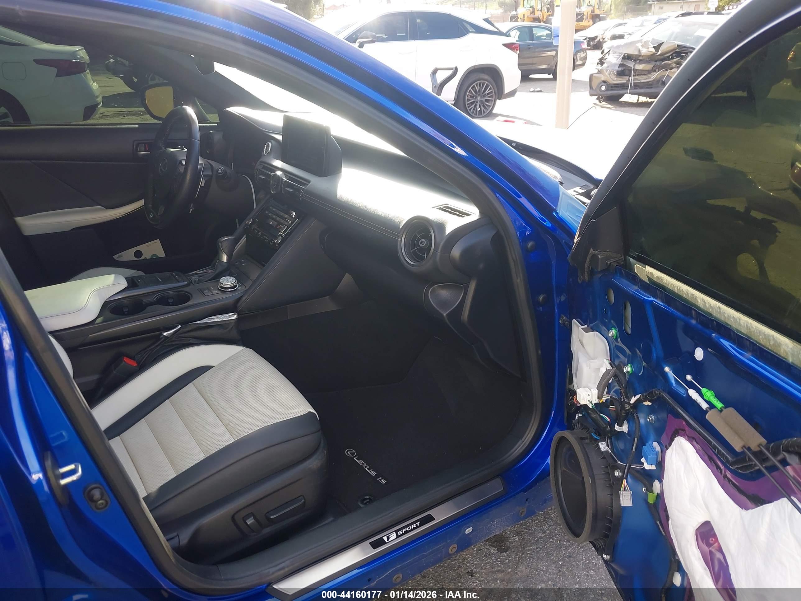 LEXUS IS image 5