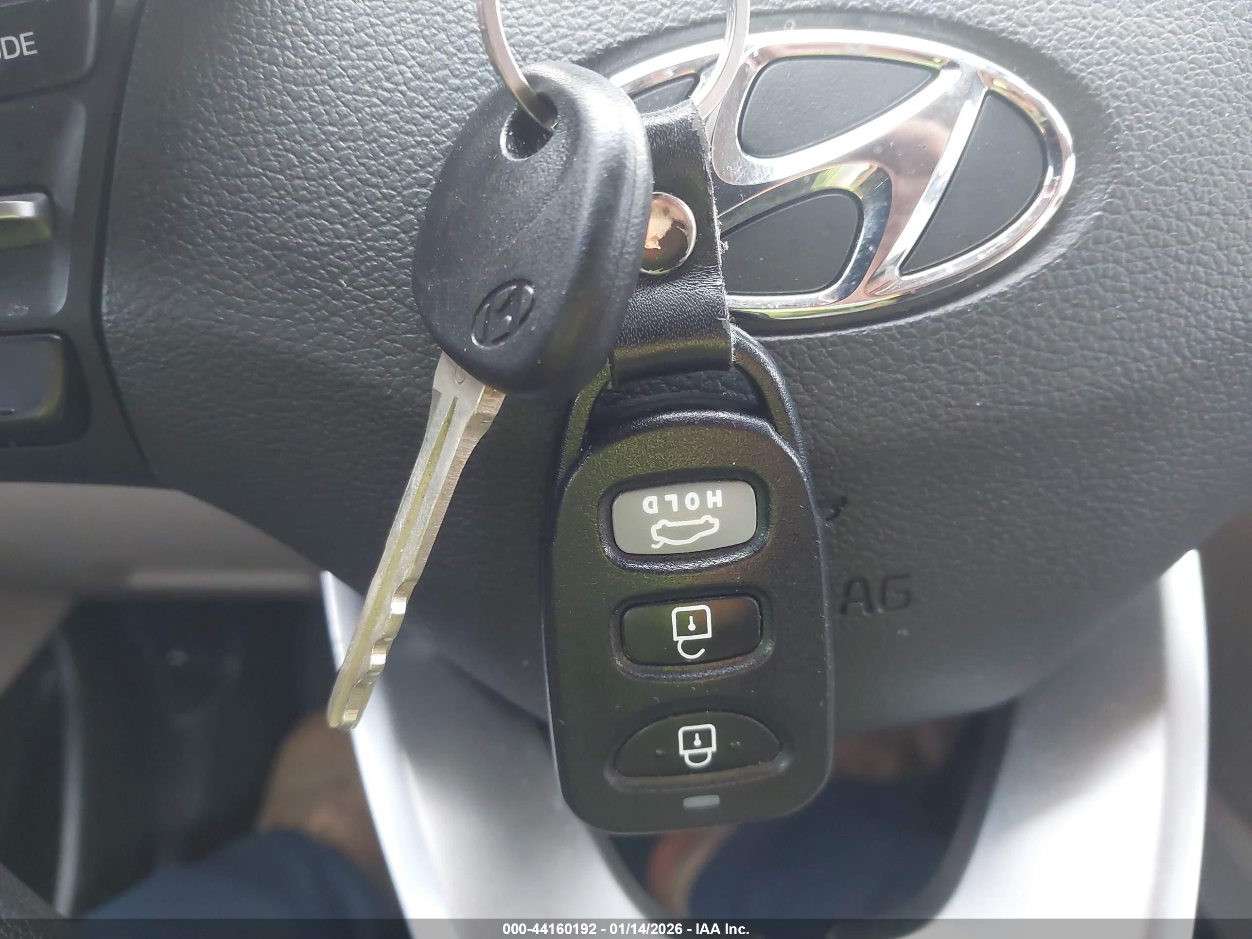 HYUNDAI ELANTRA image 11