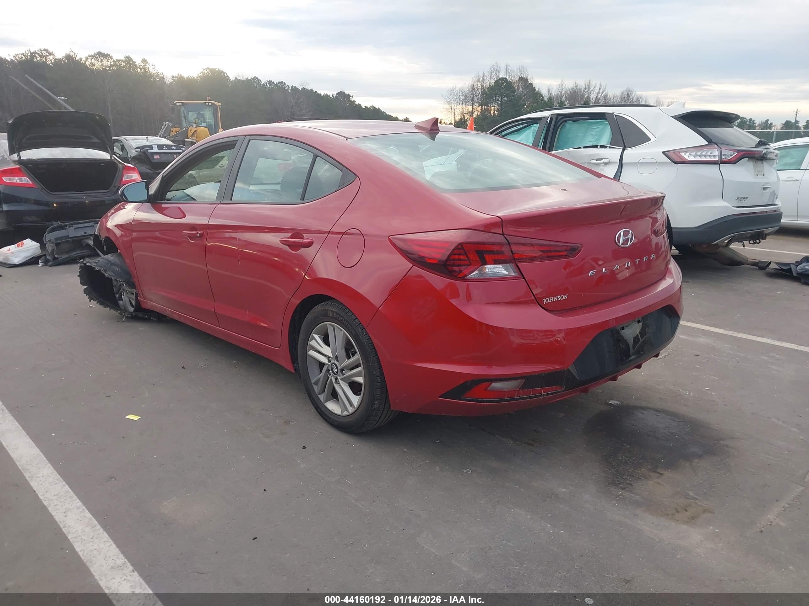 HYUNDAI ELANTRA image 3