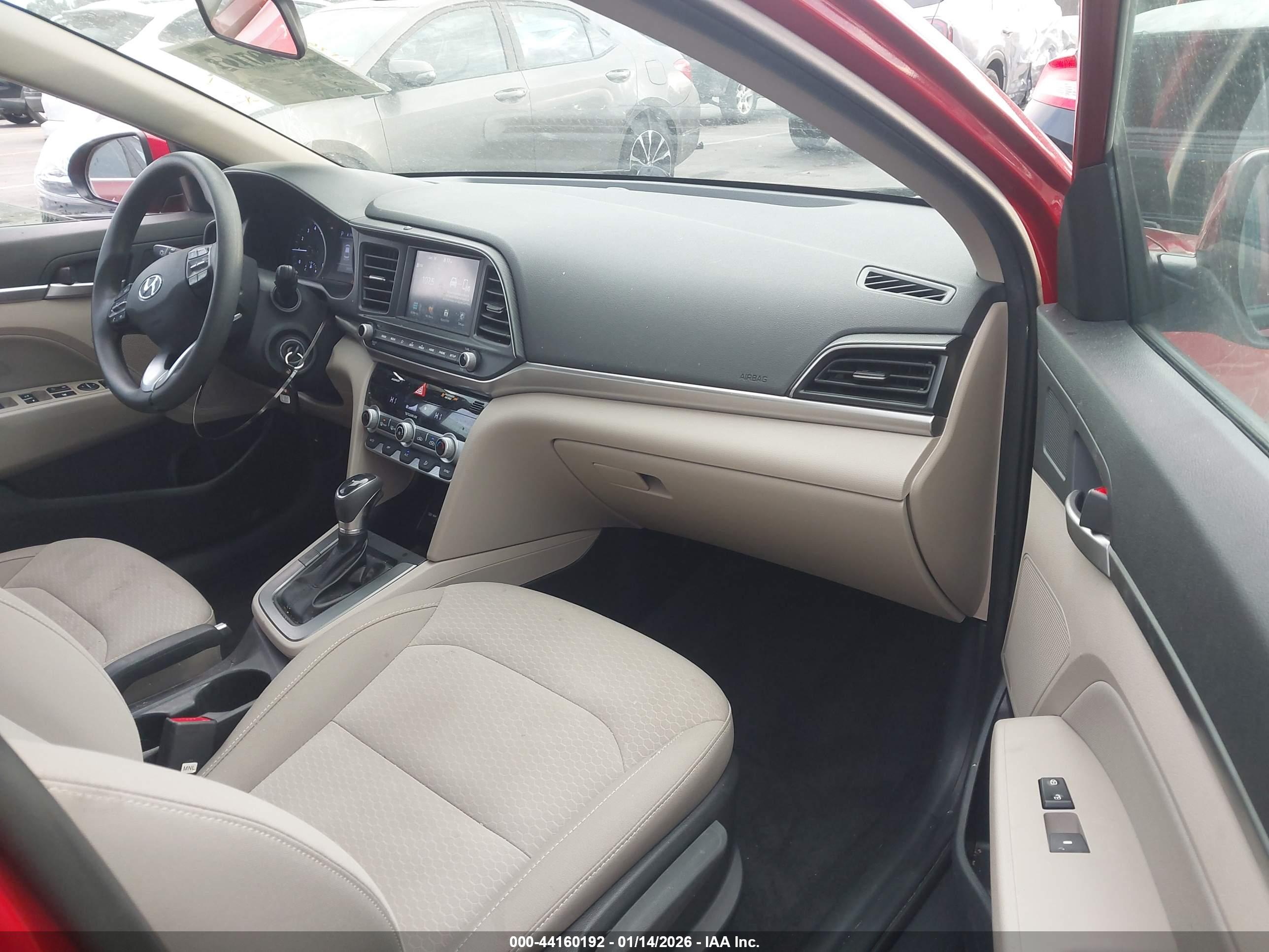 HYUNDAI ELANTRA image 5