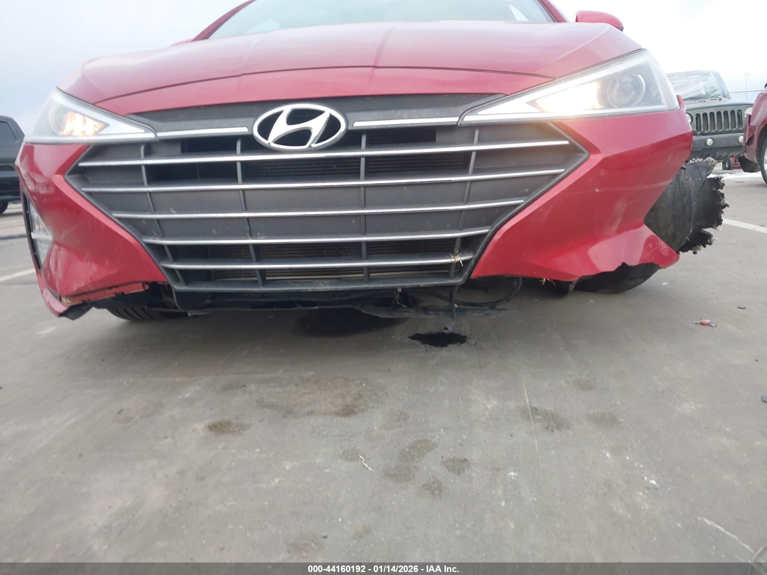 HYUNDAI ELANTRA image 6