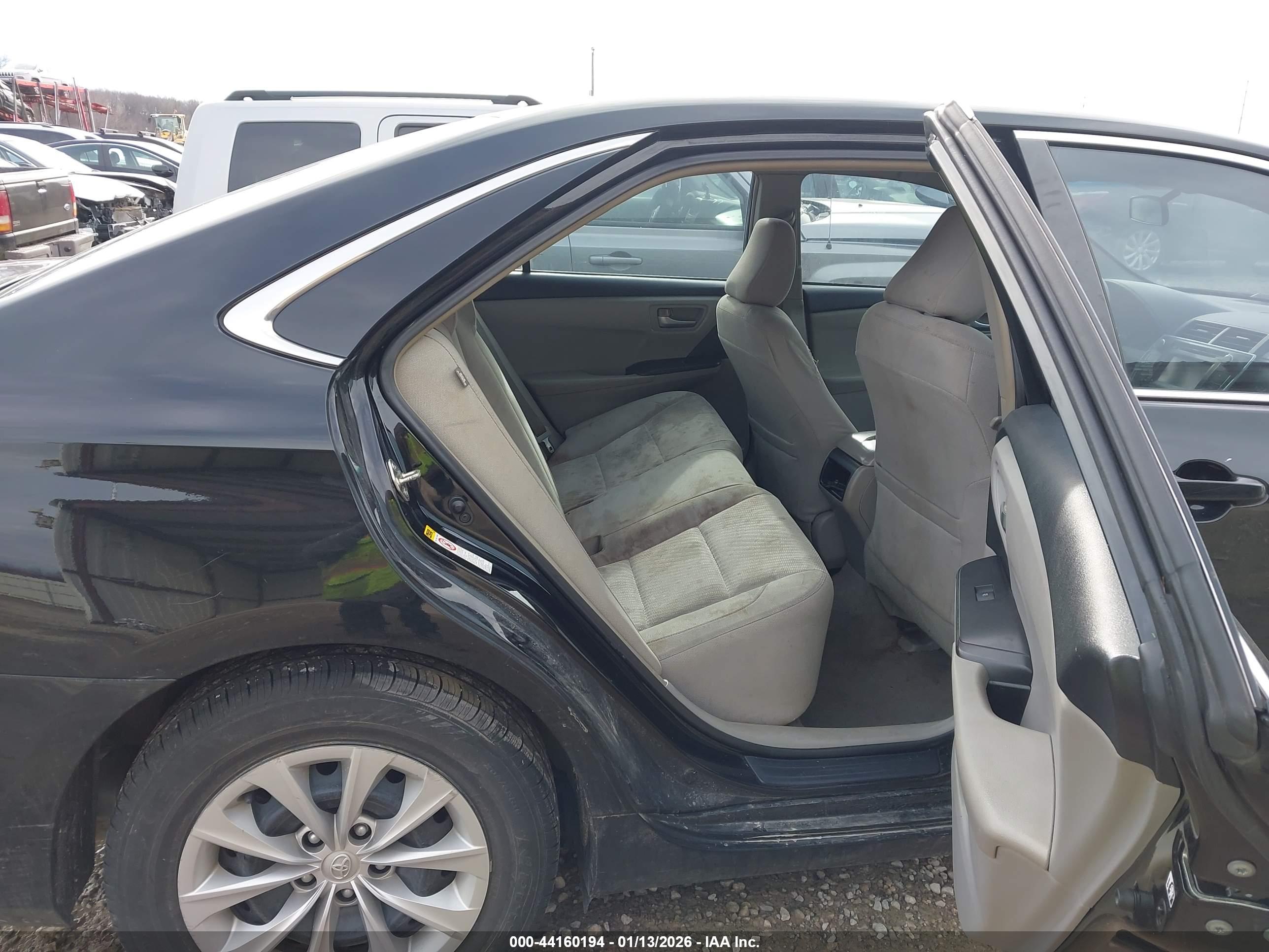 TOYOTA CAMRY image 8