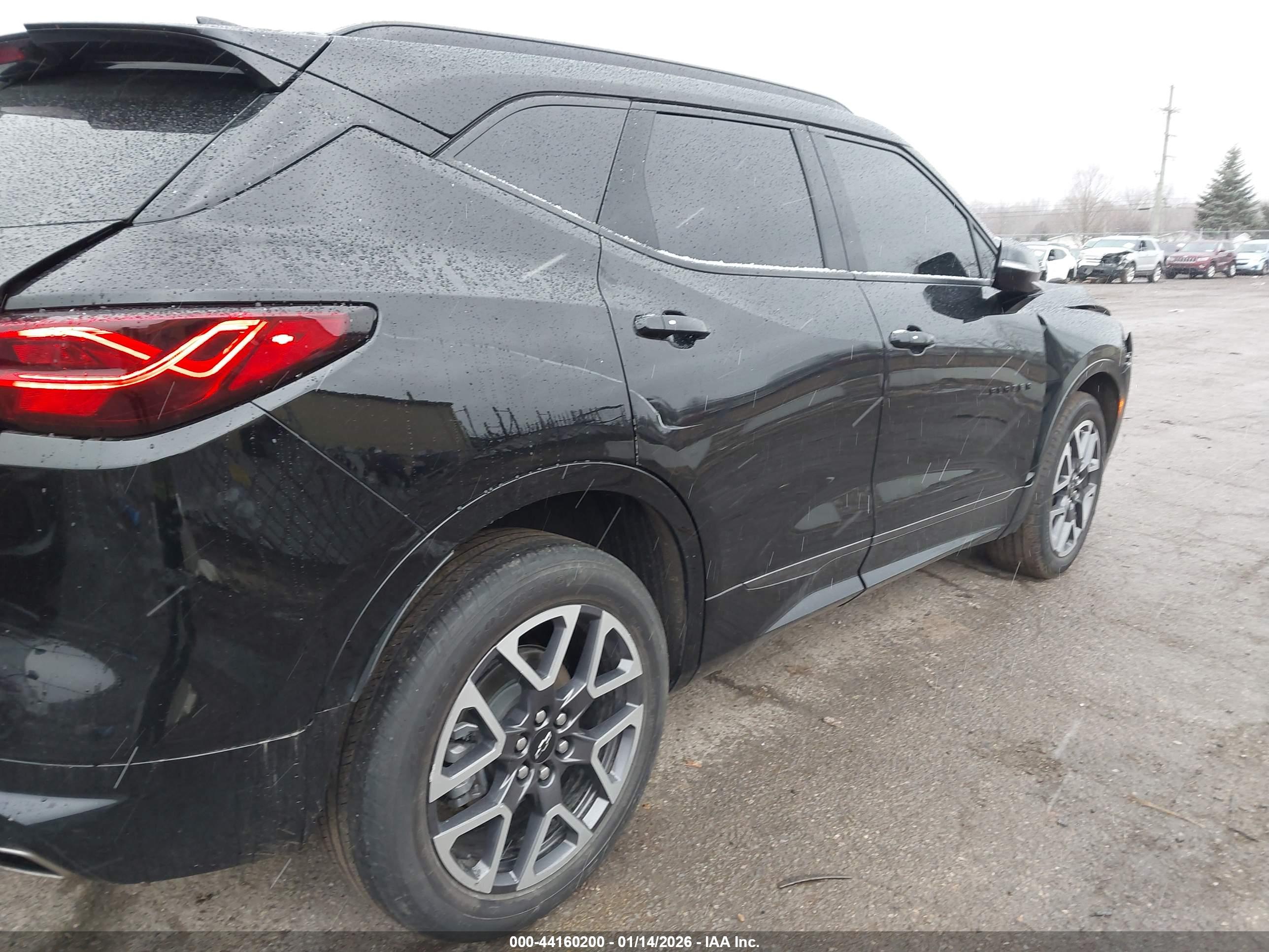 CHEVROLET BLAZER image 4