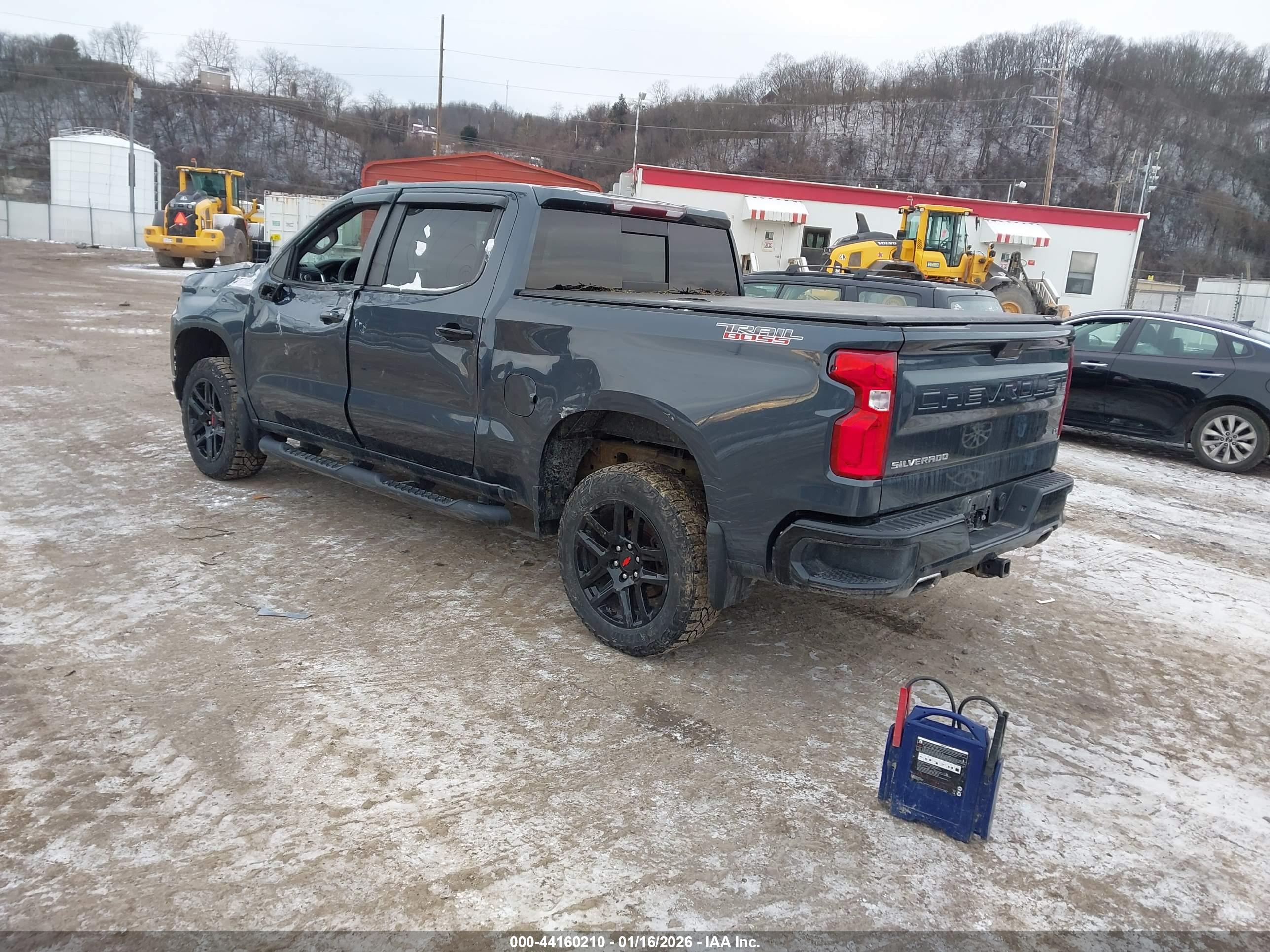 CHEVROLET SILVERADO image 3