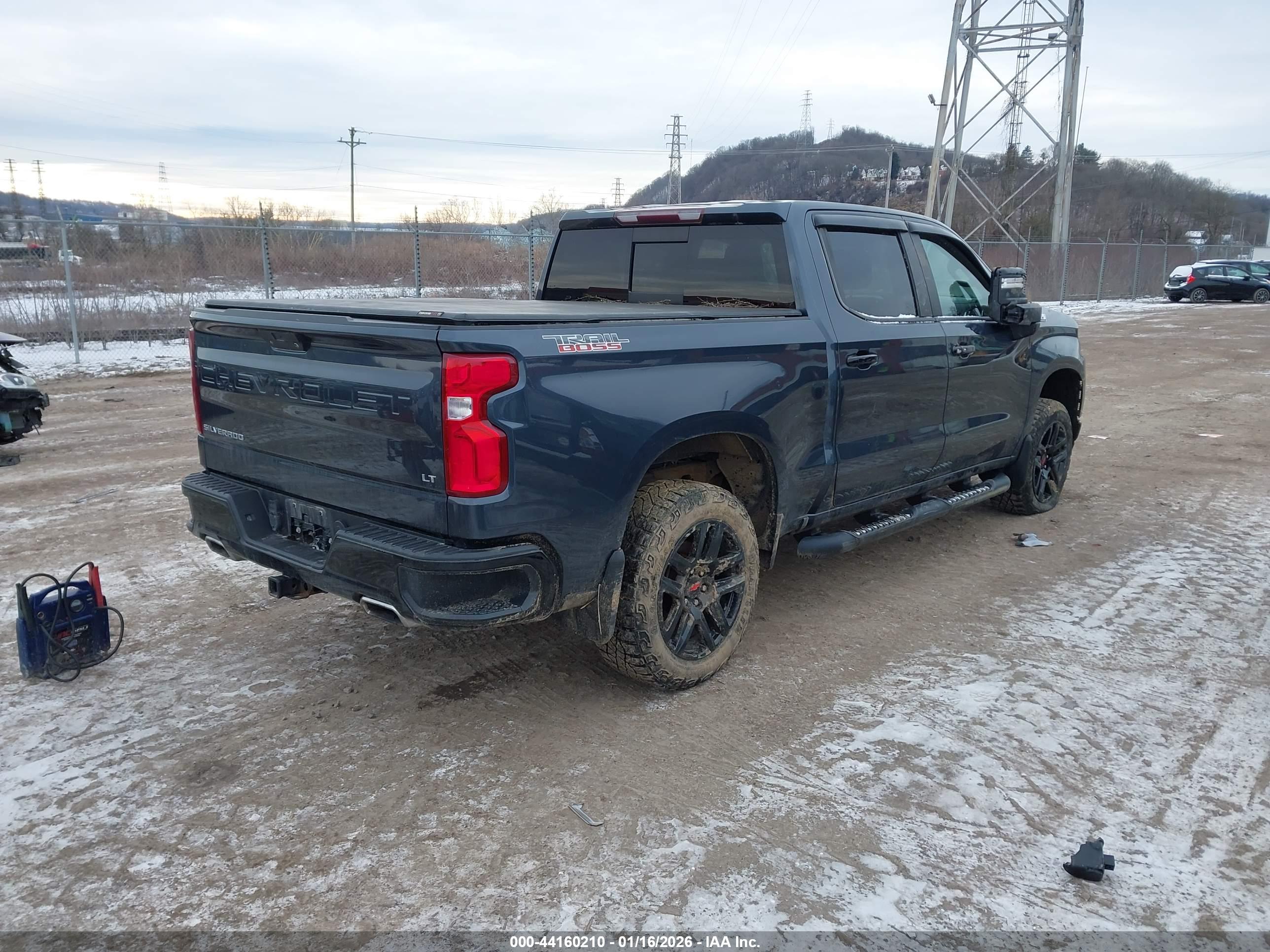 CHEVROLET SILVERADO image 4