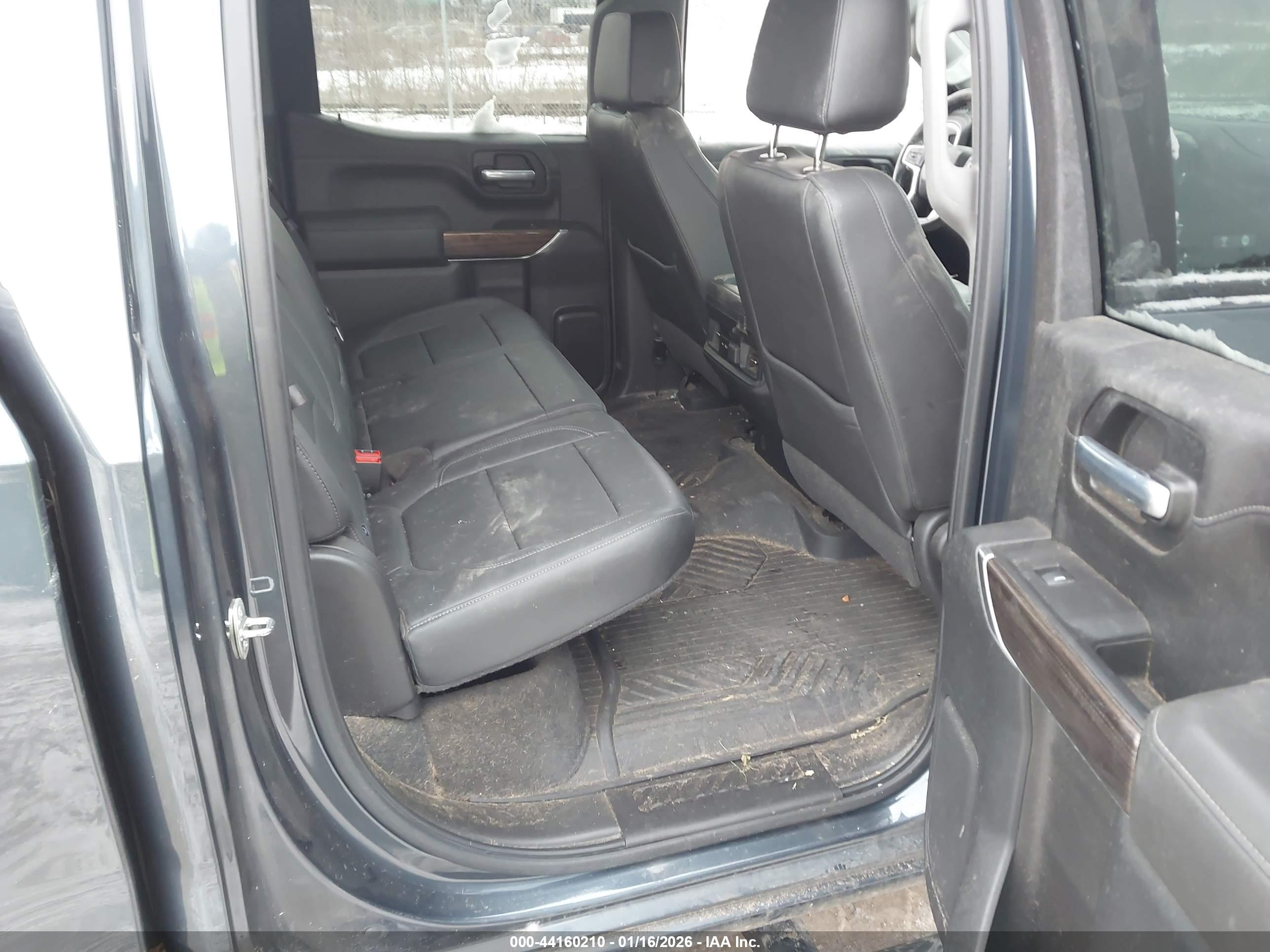 CHEVROLET SILVERADO image 8