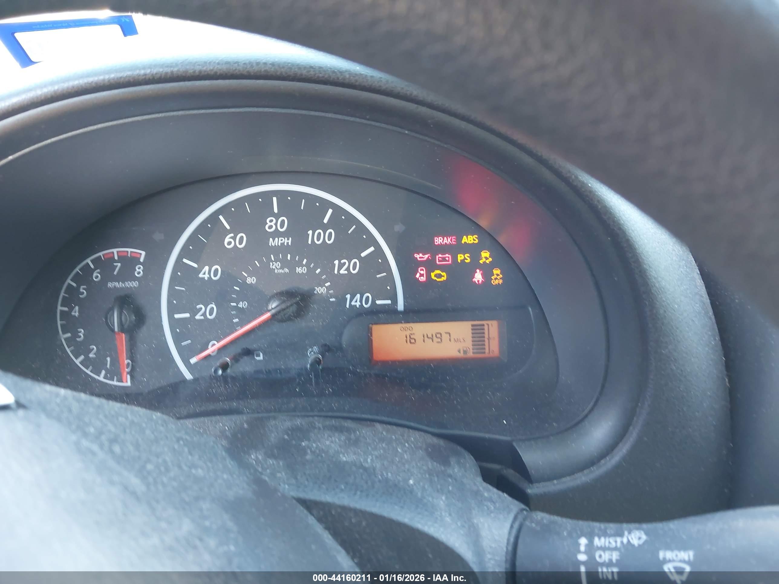 NISSAN VERSA image 7