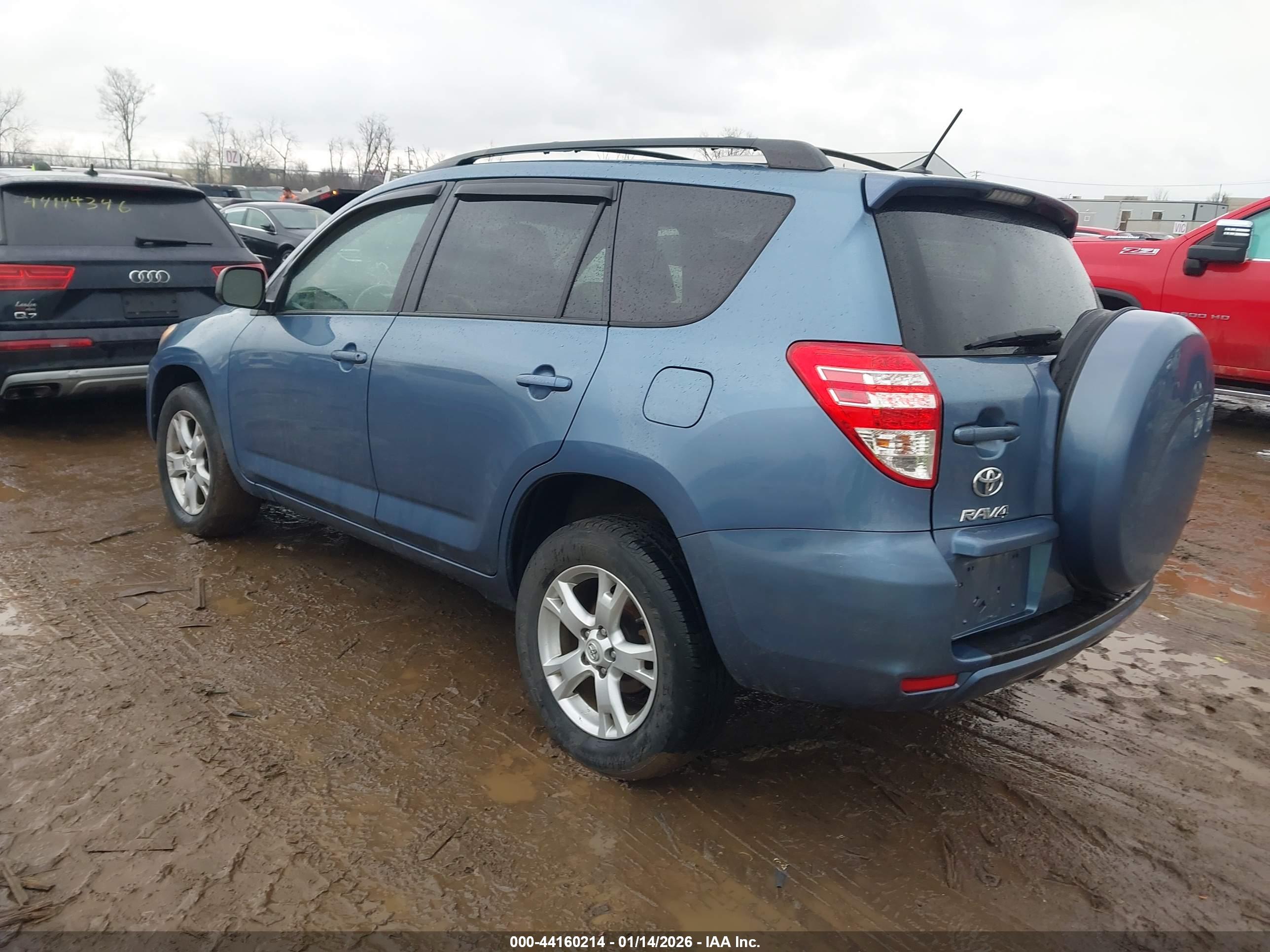 TOYOTA RAV4 image 3