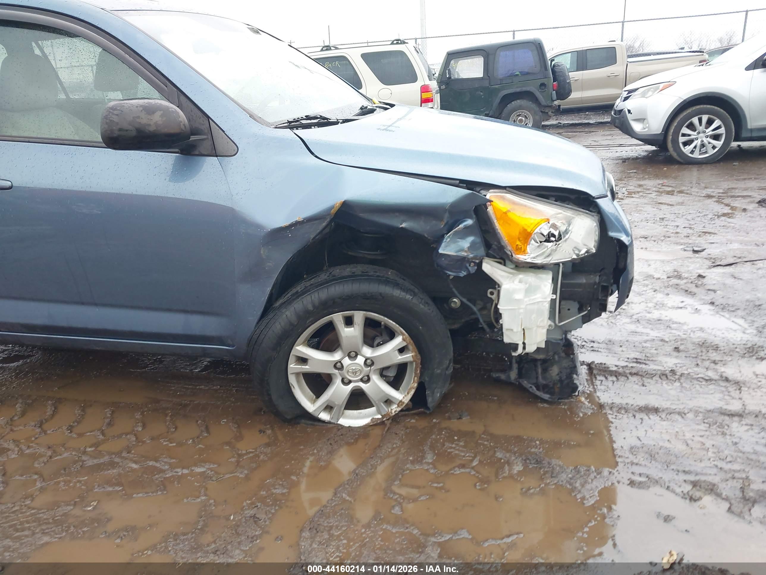 TOYOTA RAV4 image 6