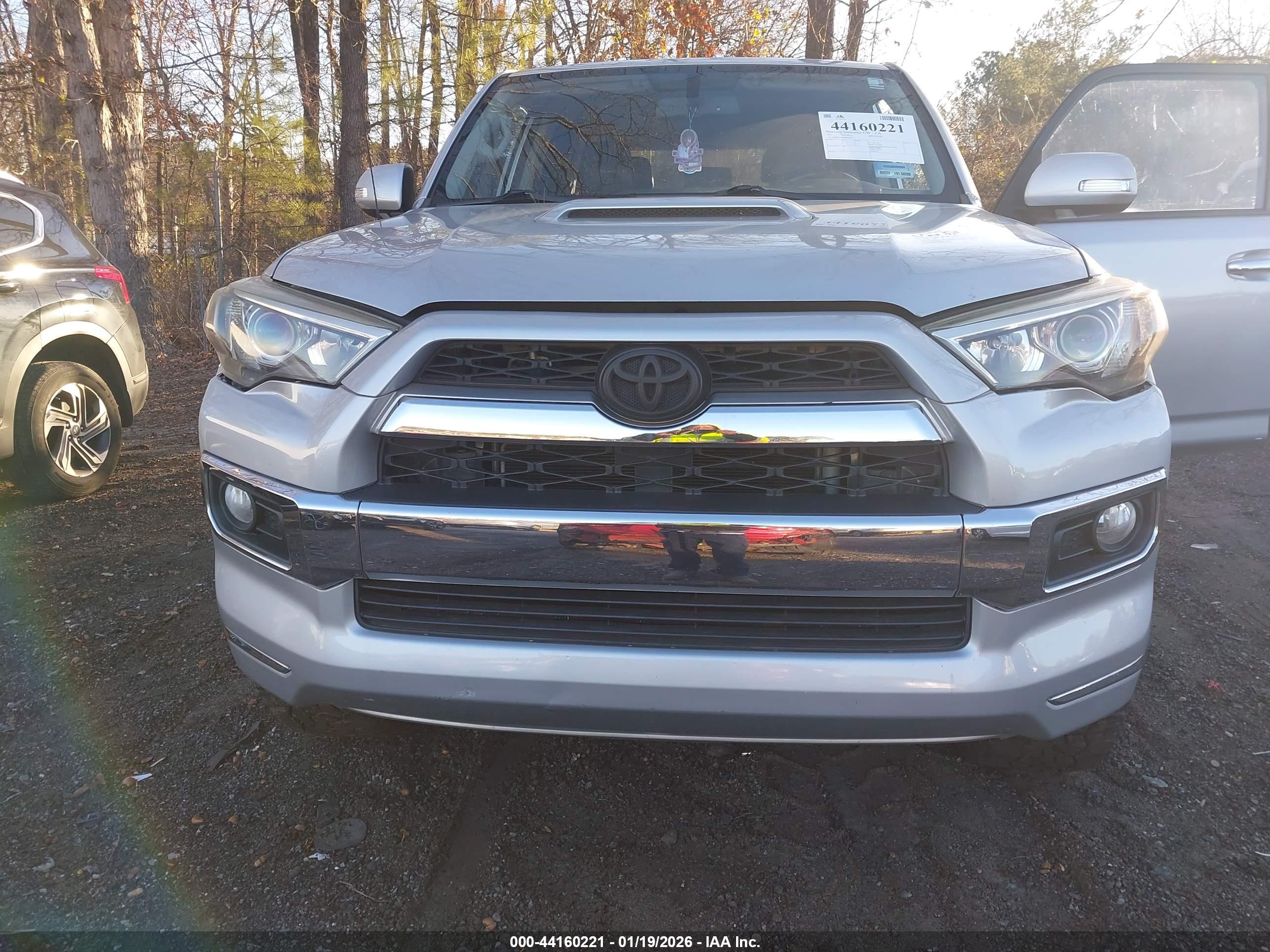TOYOTA 4RUNNER image 6