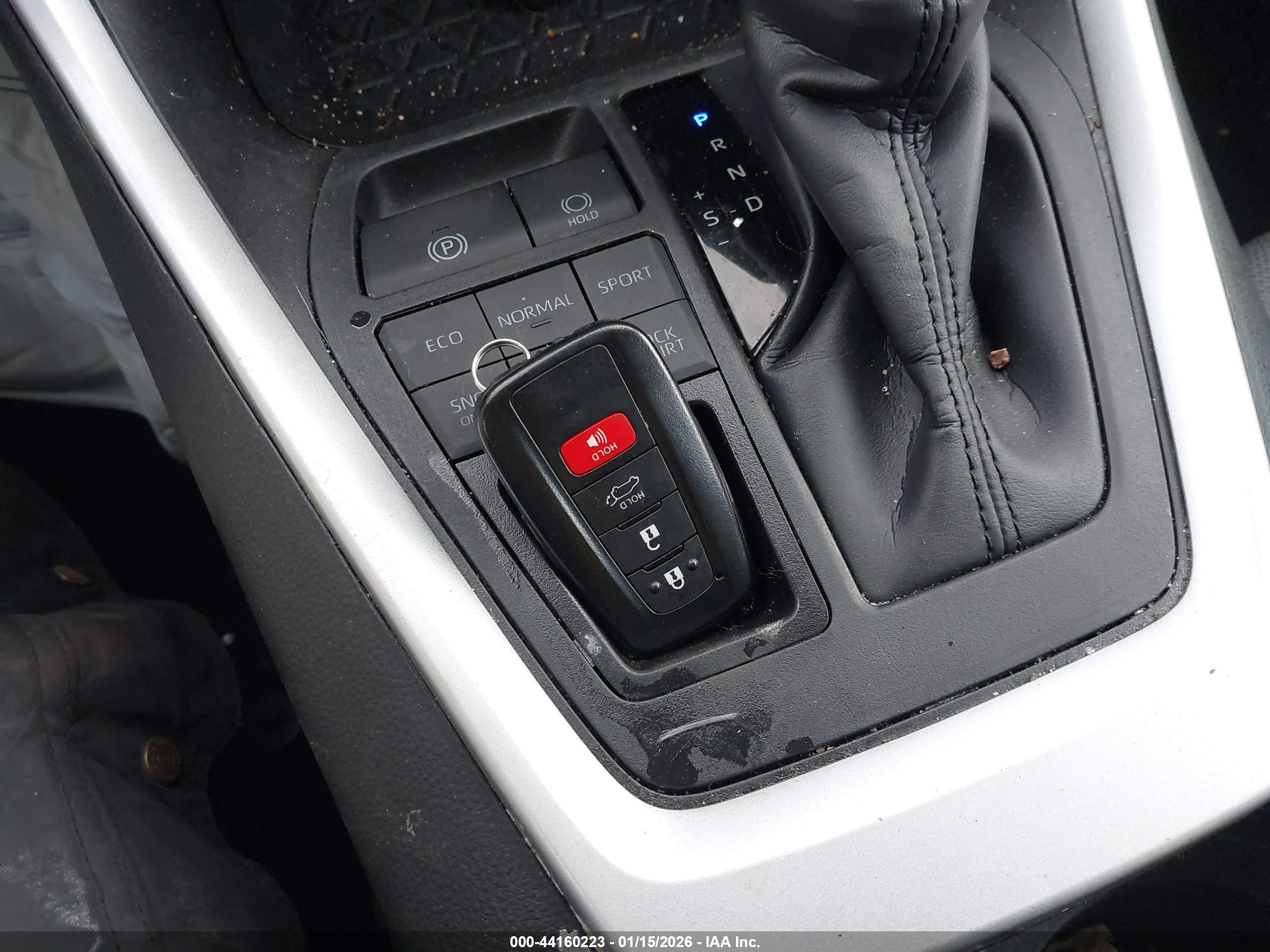 TOYOTA RAV4 image 11