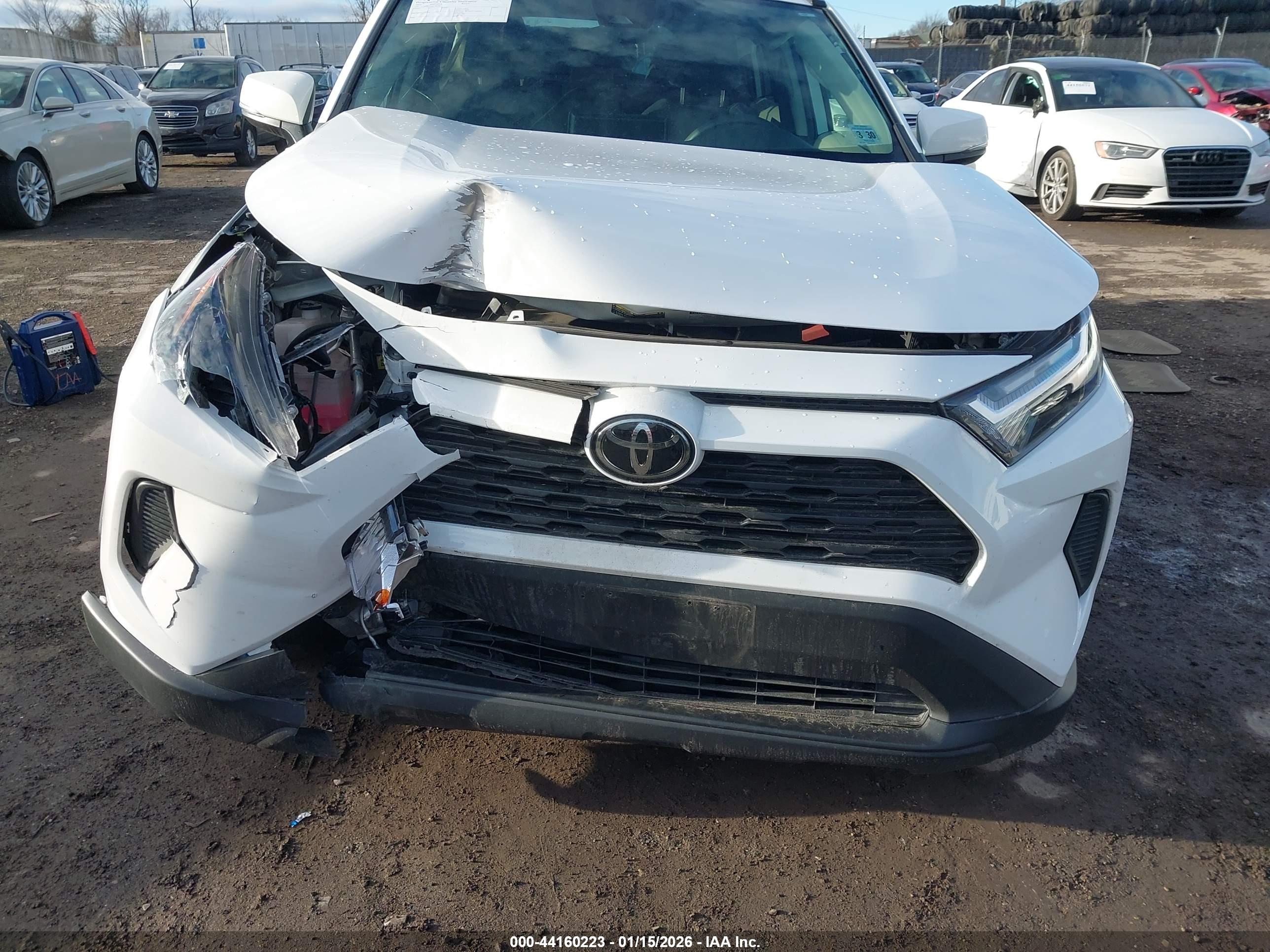 TOYOTA RAV4 image 6
