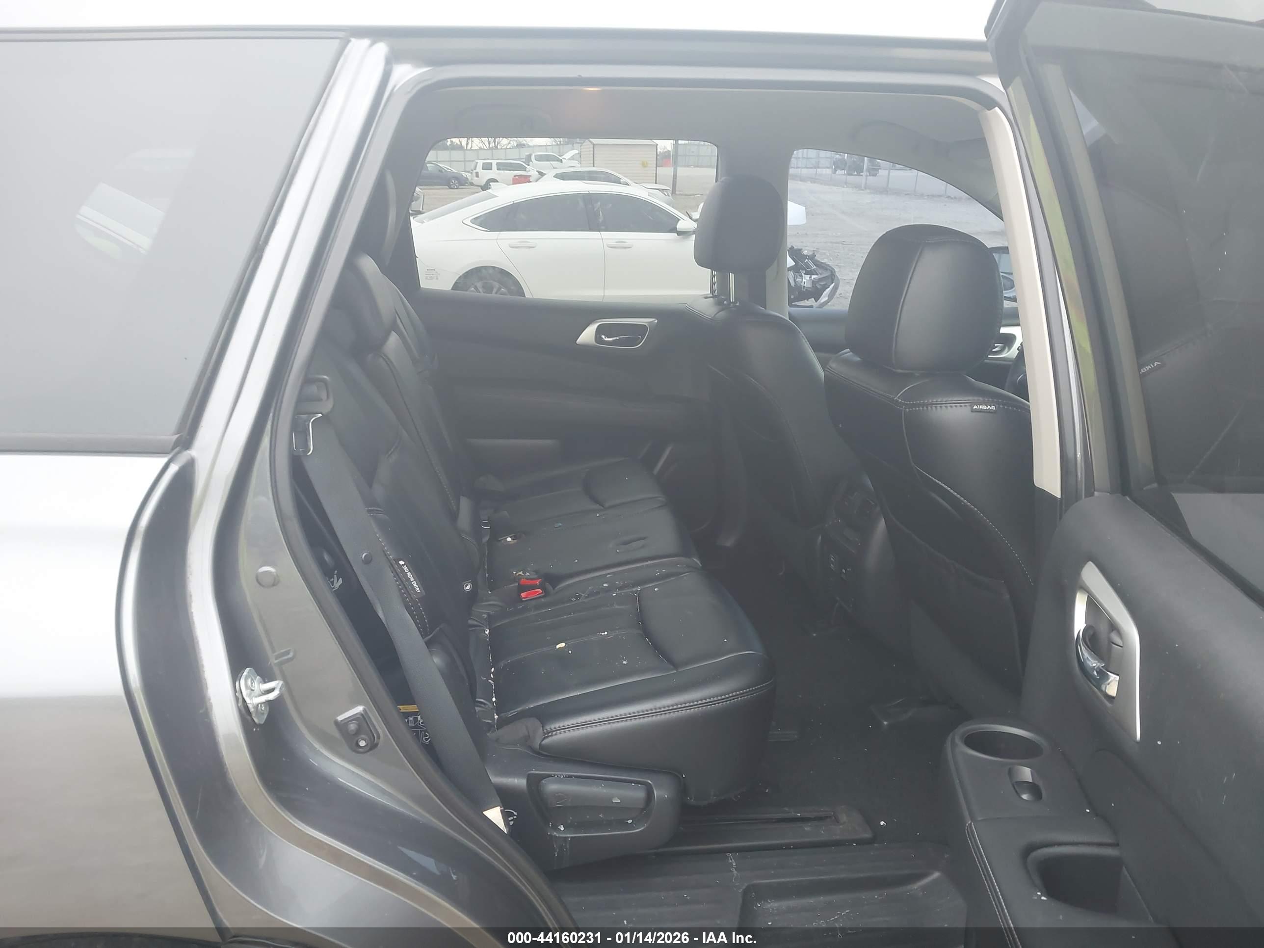 NISSAN PATHFINDER image 8