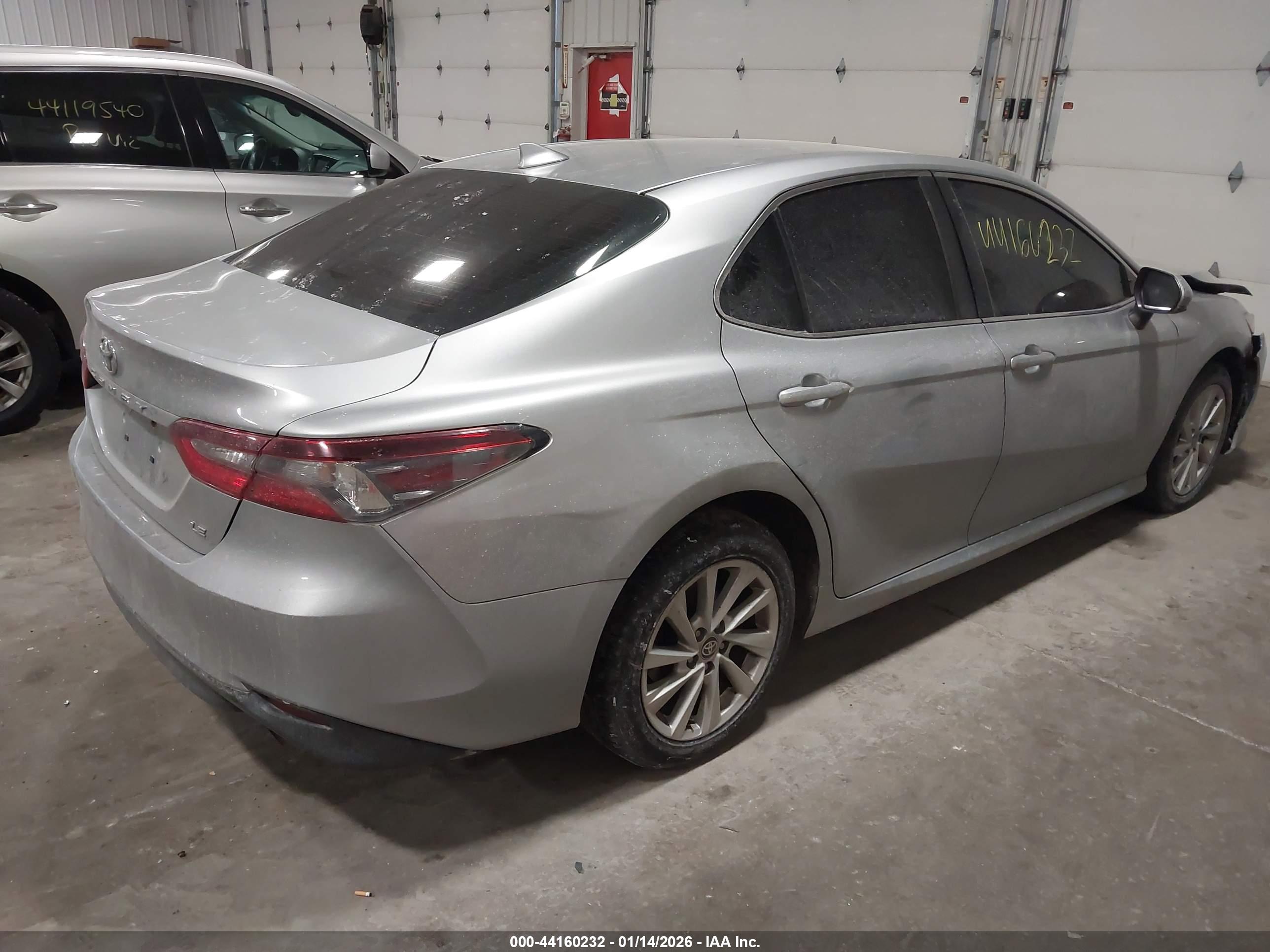 TOYOTA CAMRY image 4
