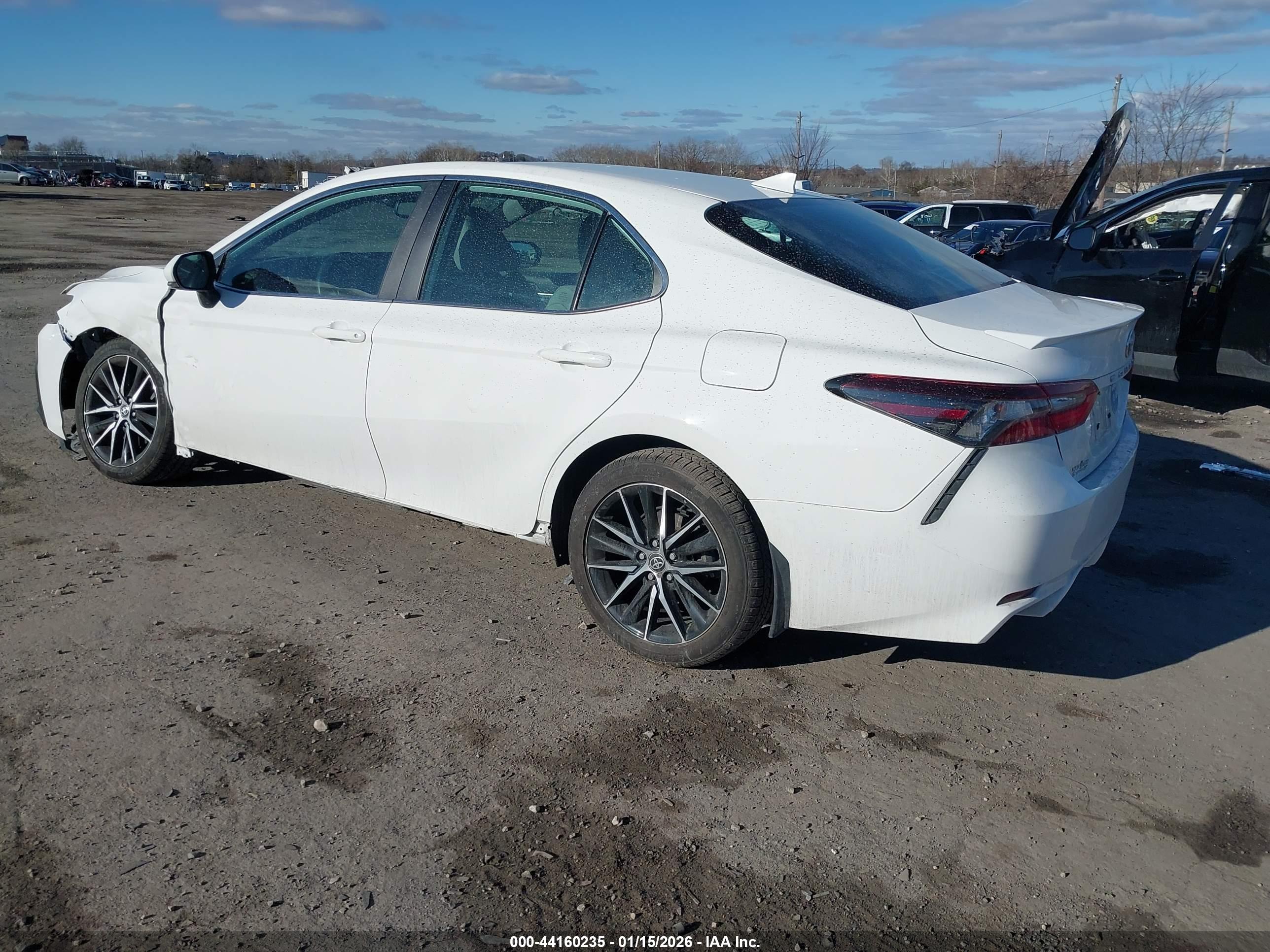 TOYOTA CAMRY image 3