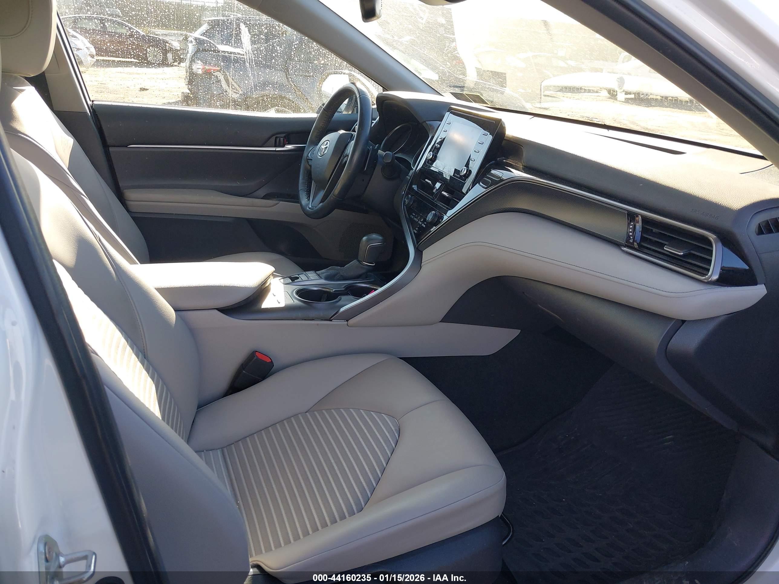 TOYOTA CAMRY image 5