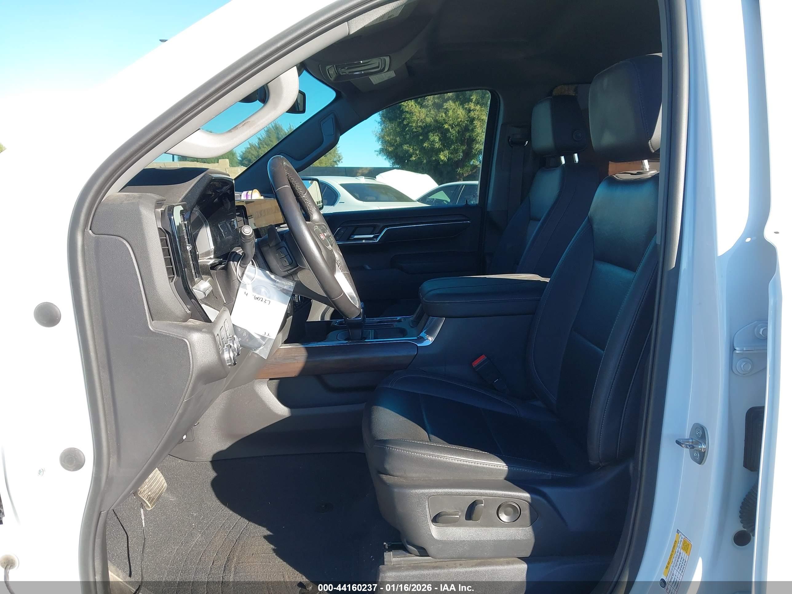 GMC SIERRA image 5