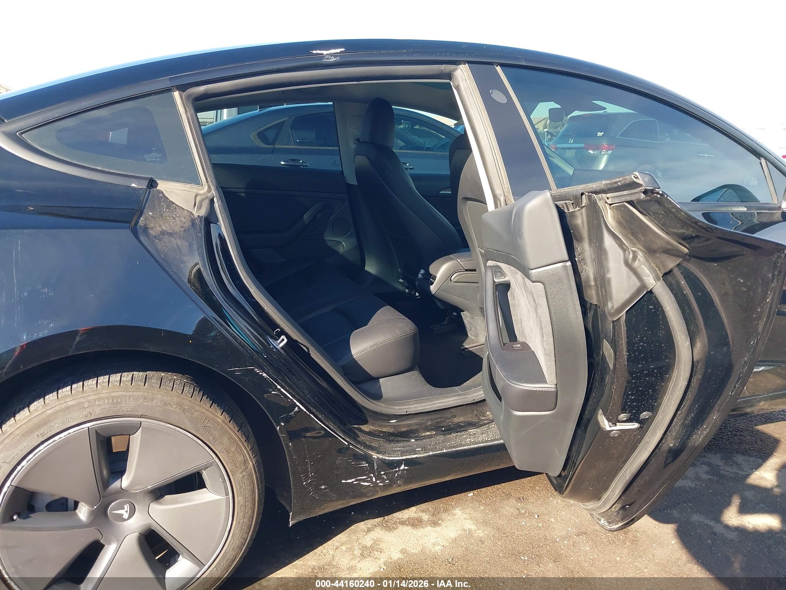 TESLA MODEL image 8