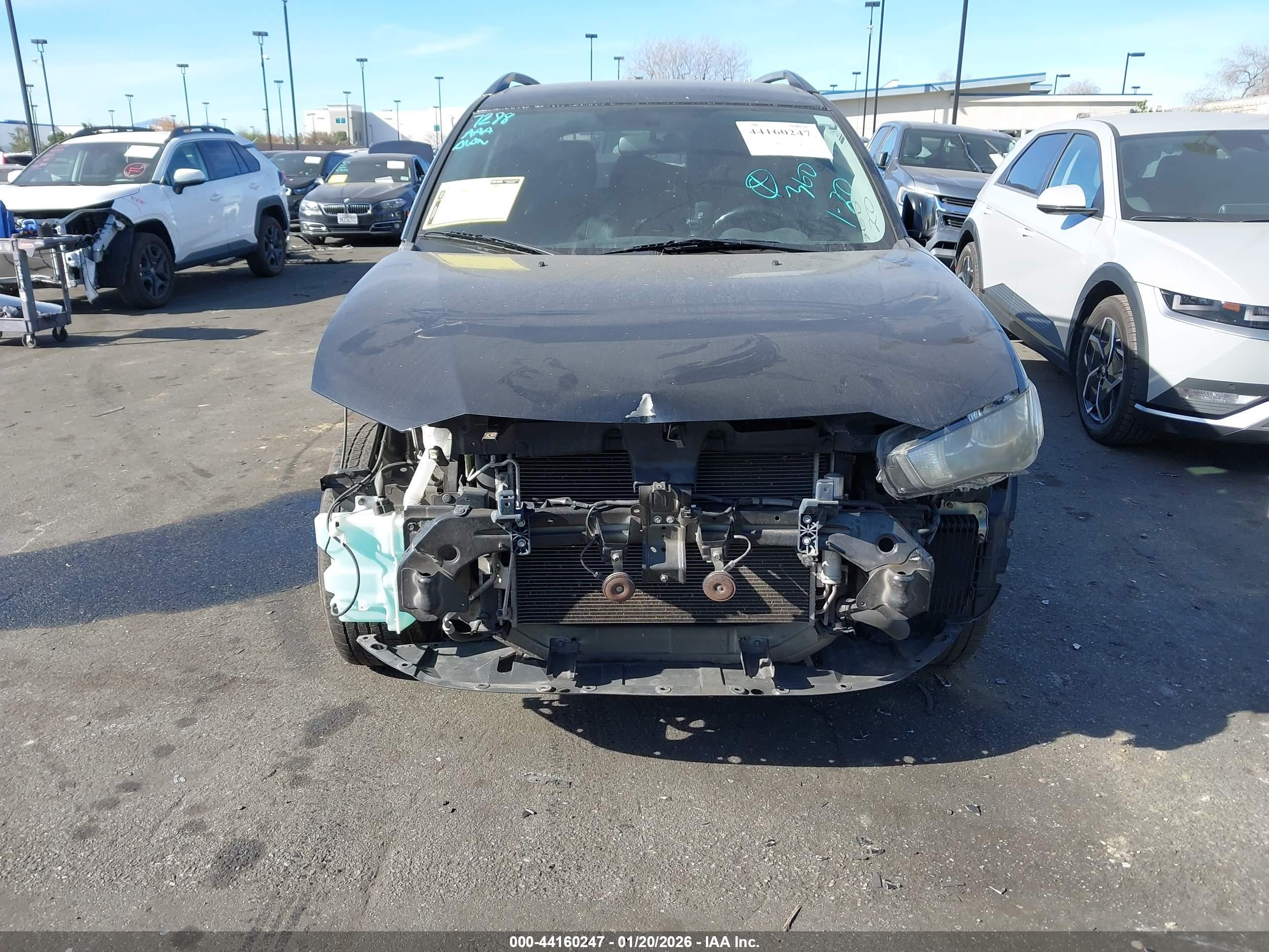 MITSUBISHI OUTLANDER image 6