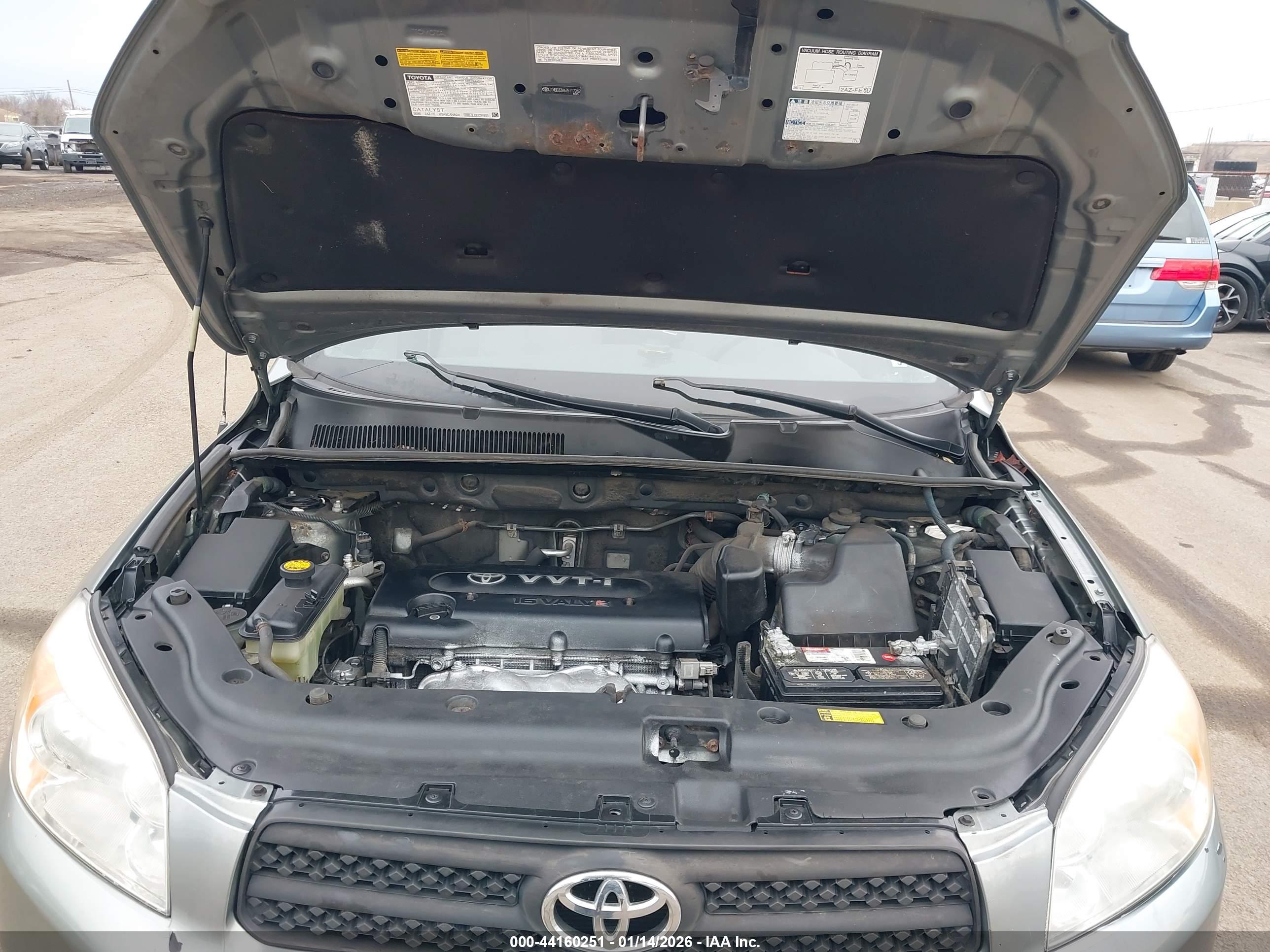TOYOTA RAV4 image 10