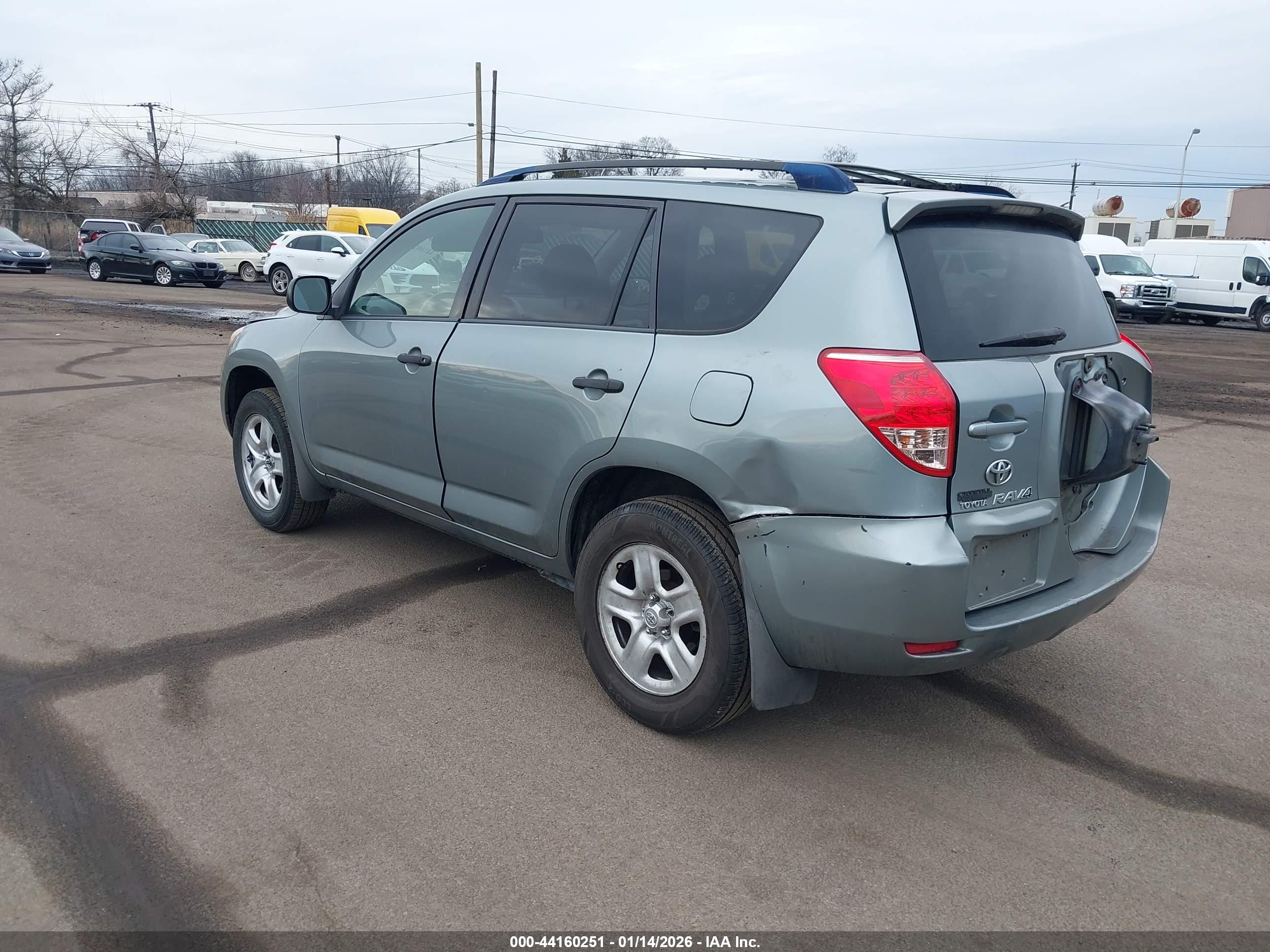 TOYOTA RAV4 image 3