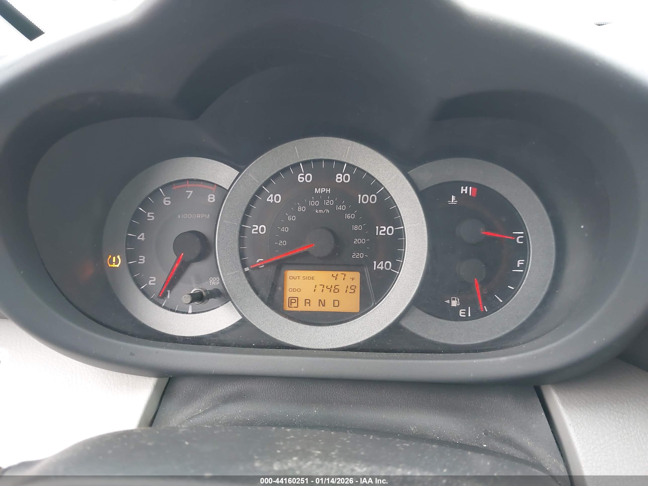 TOYOTA RAV4 image 7