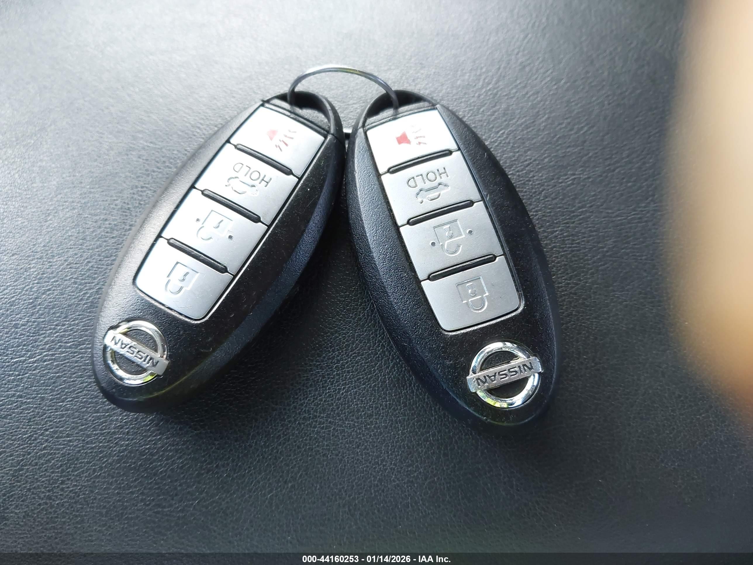 NISSAN MAXIMA image 11