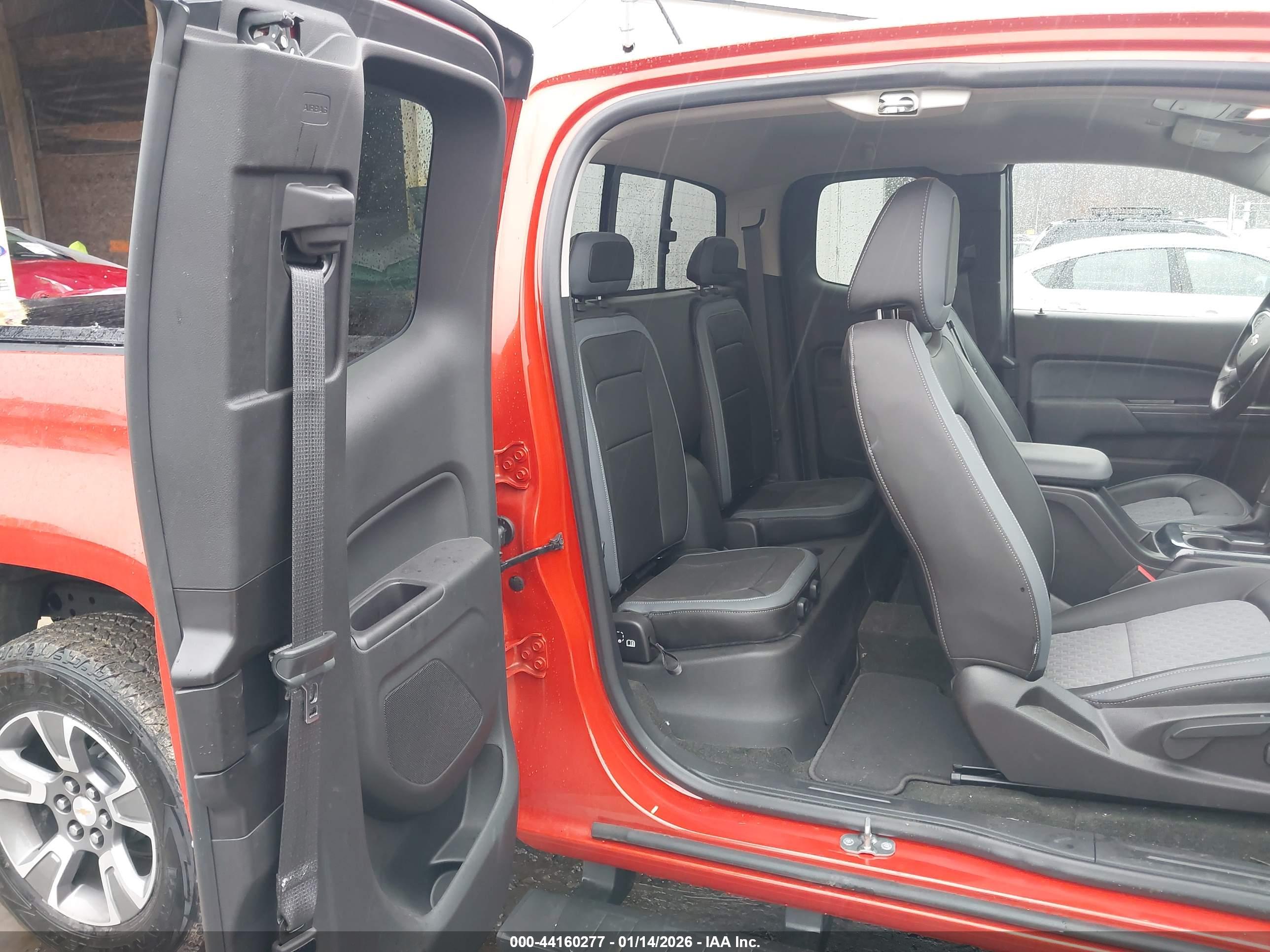 CHEVROLET COLORADO image 8