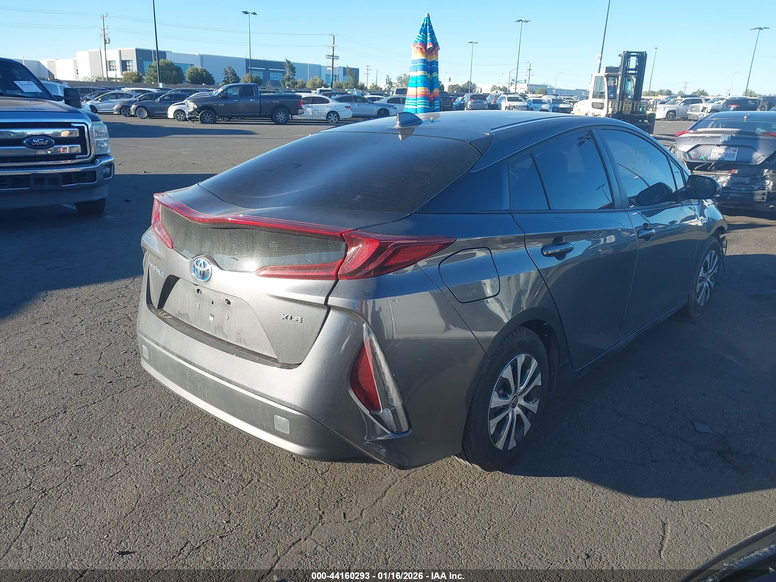 TOYOTA PRIUS image 4