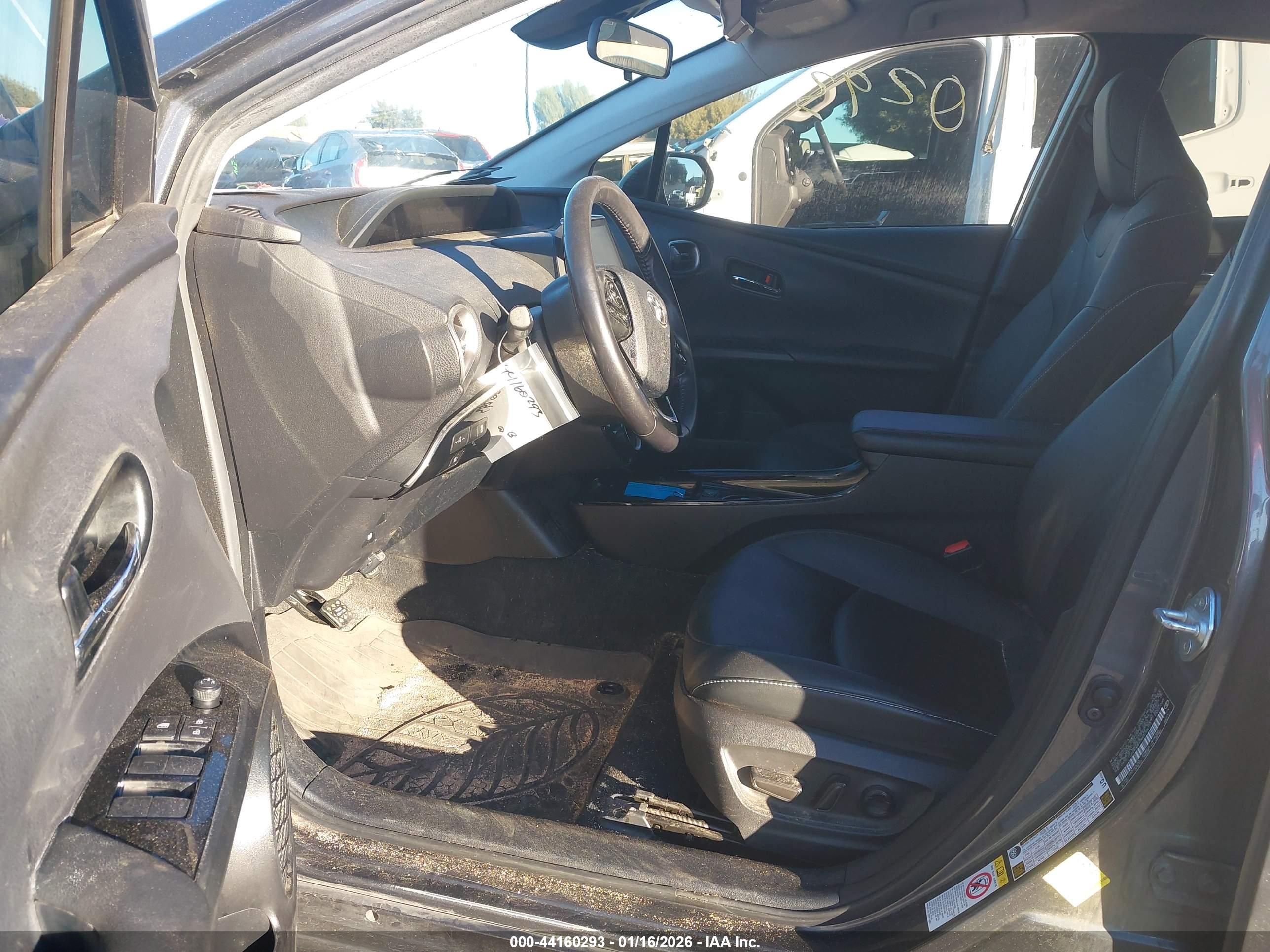 TOYOTA PRIUS image 5