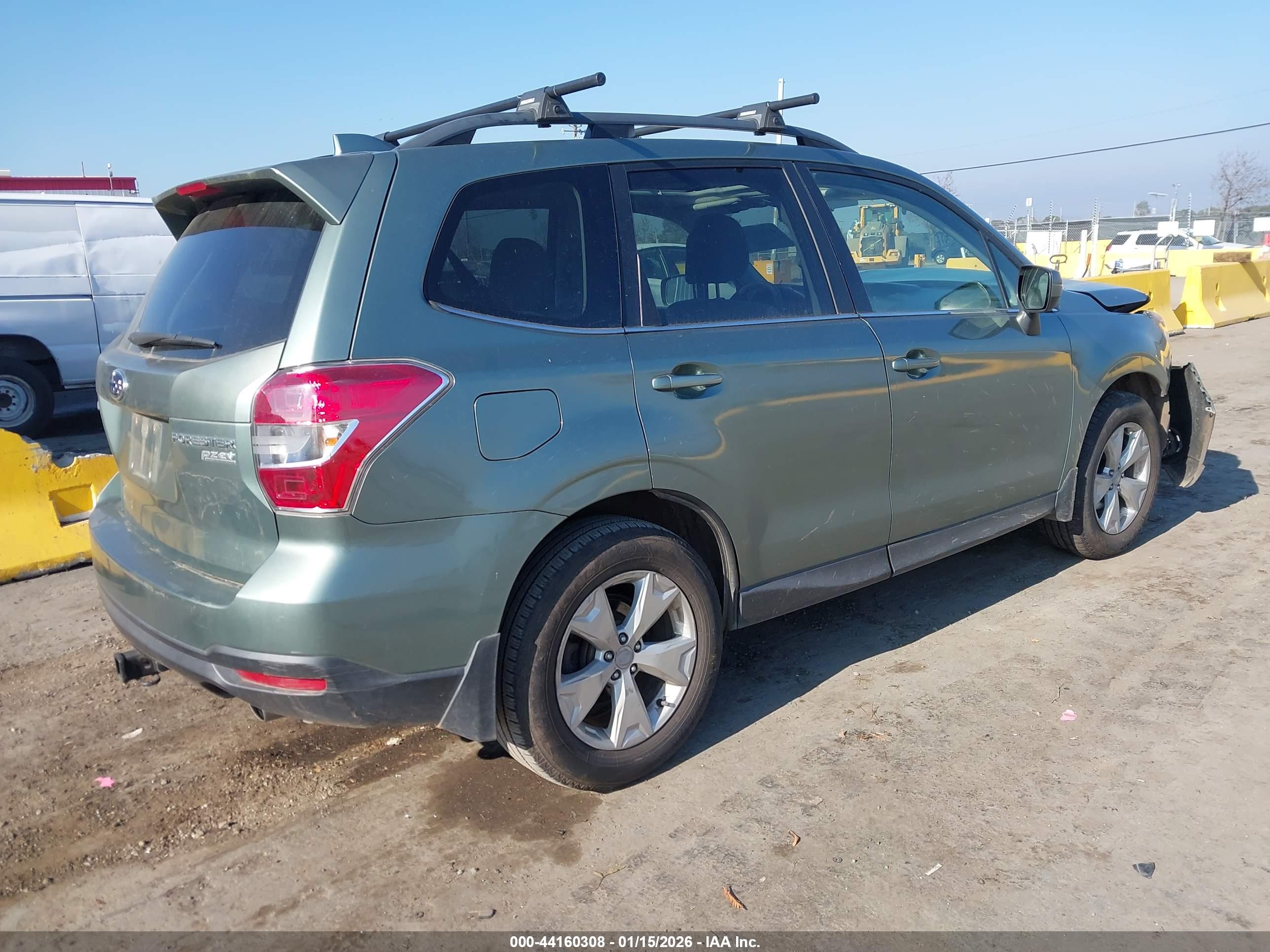 SUBARU FORESTER image 4
