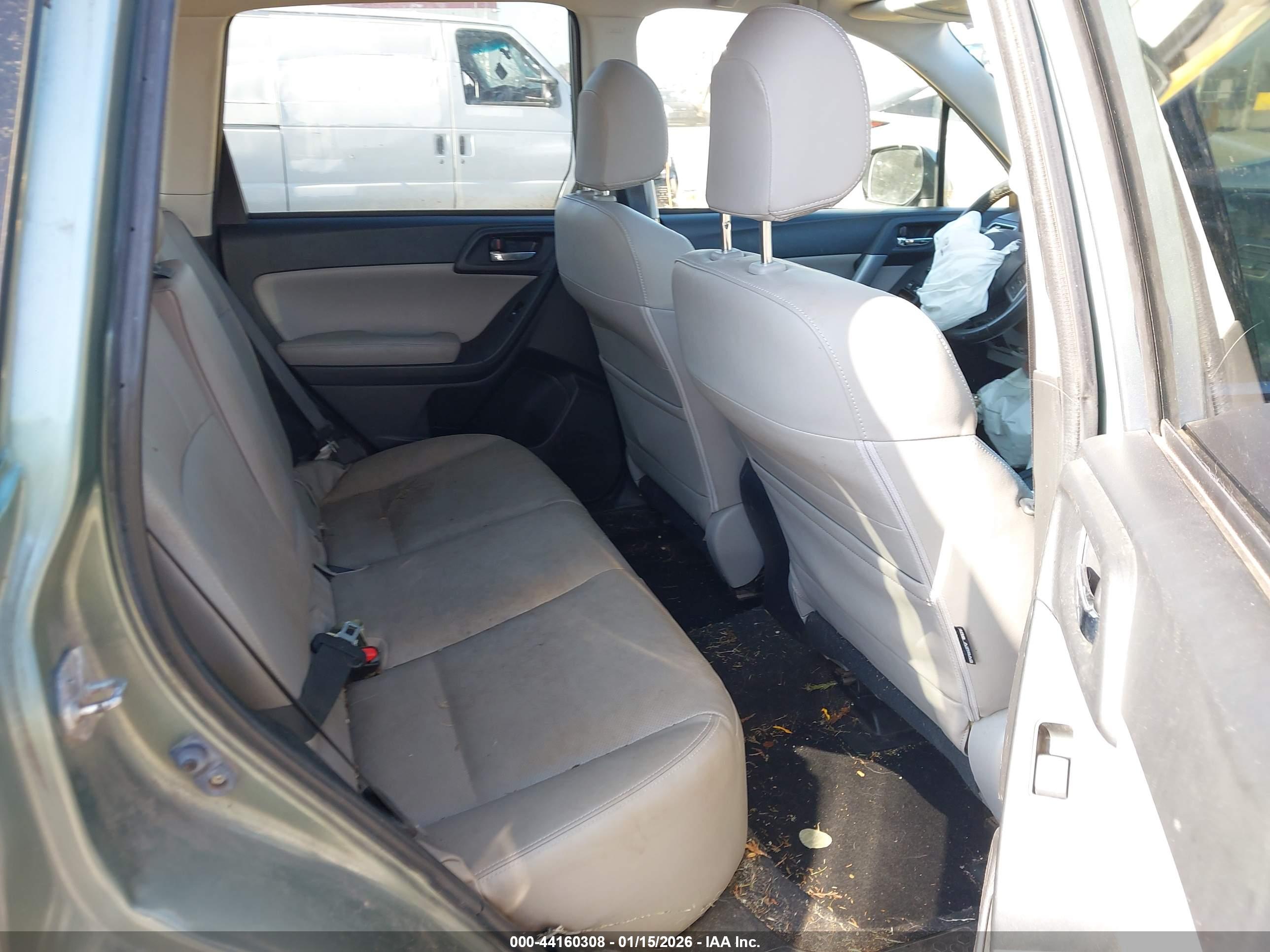SUBARU FORESTER image 8
