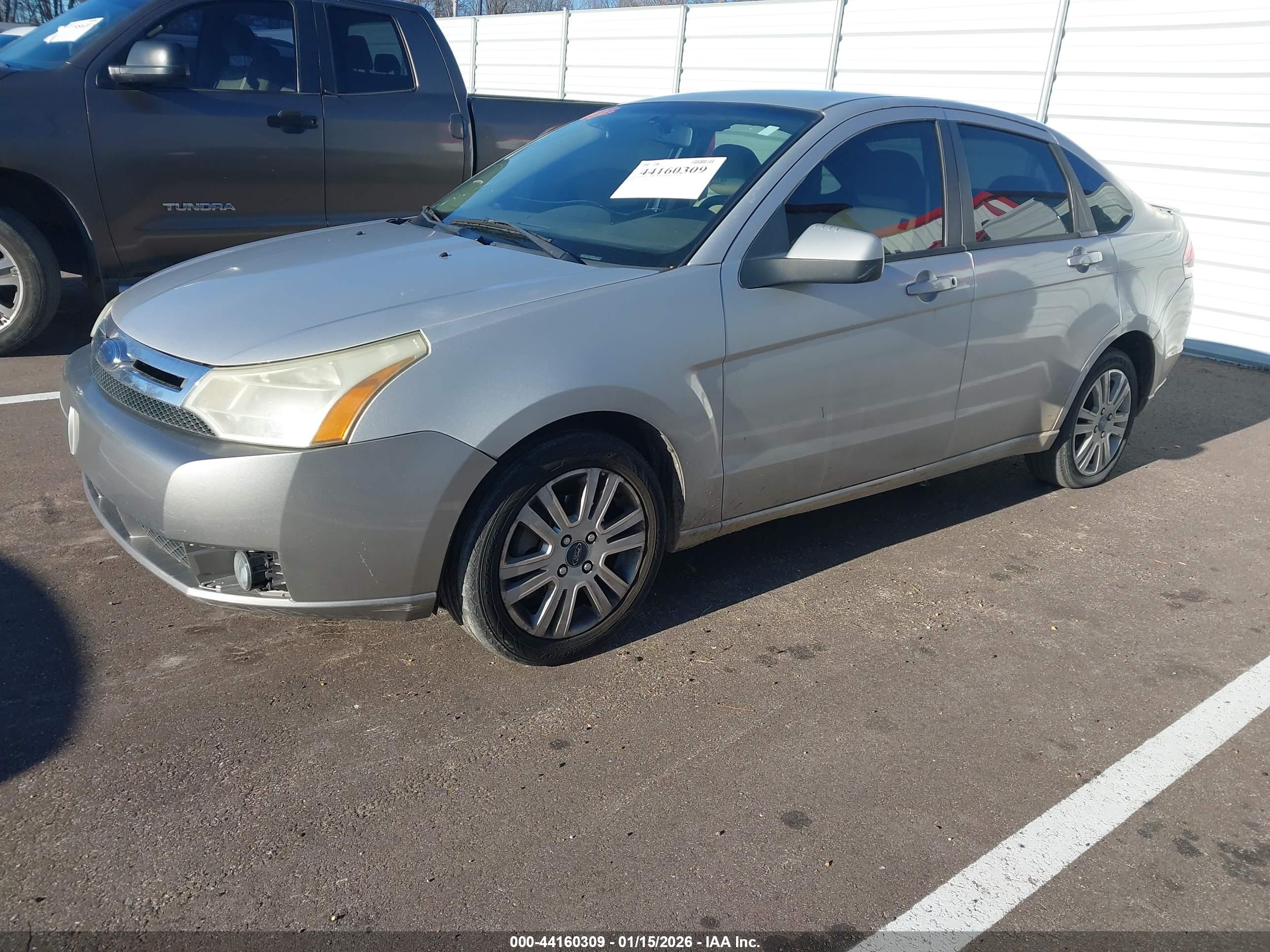 FORD FOCUS image 2
