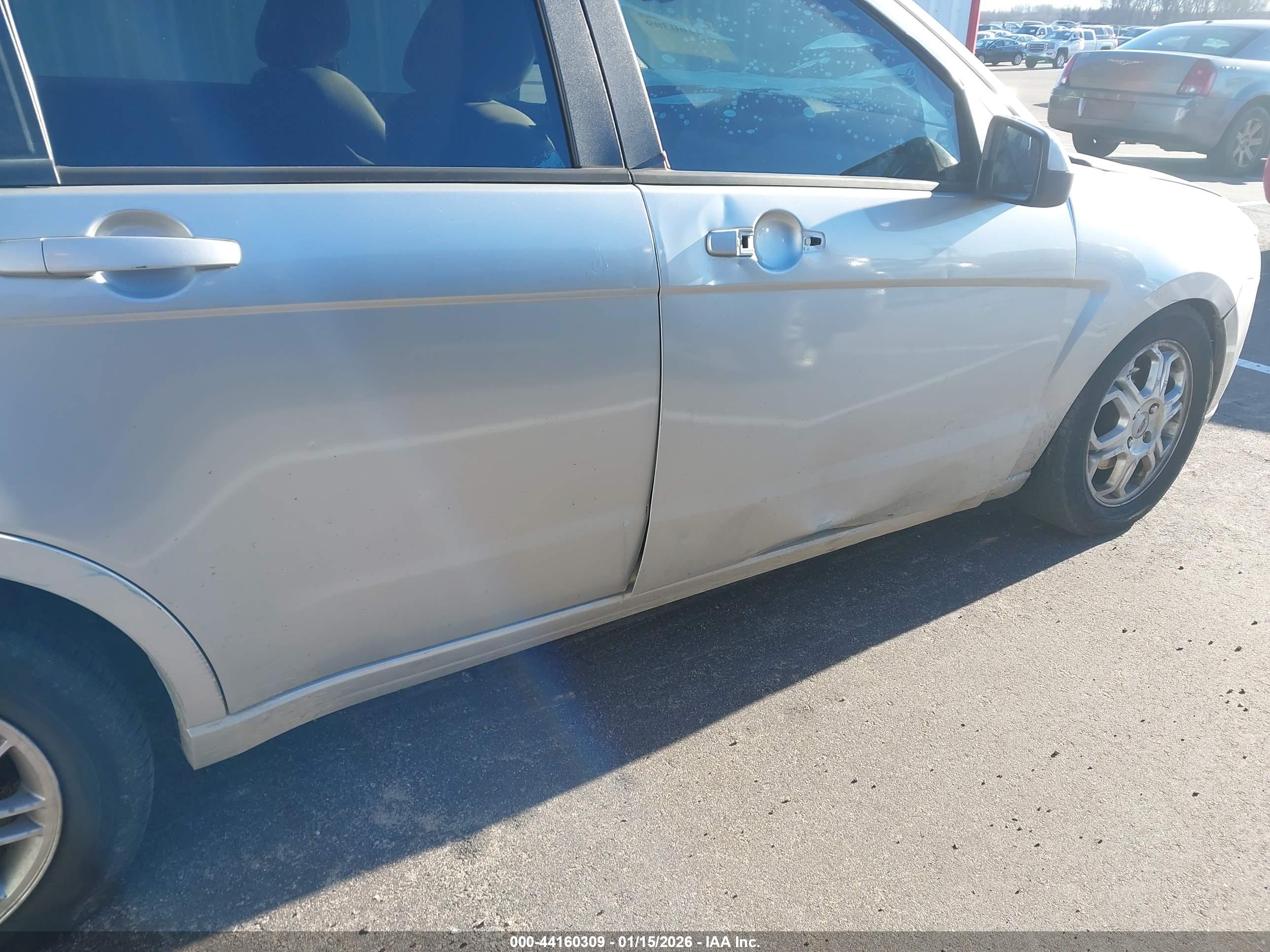FORD FOCUS image 6