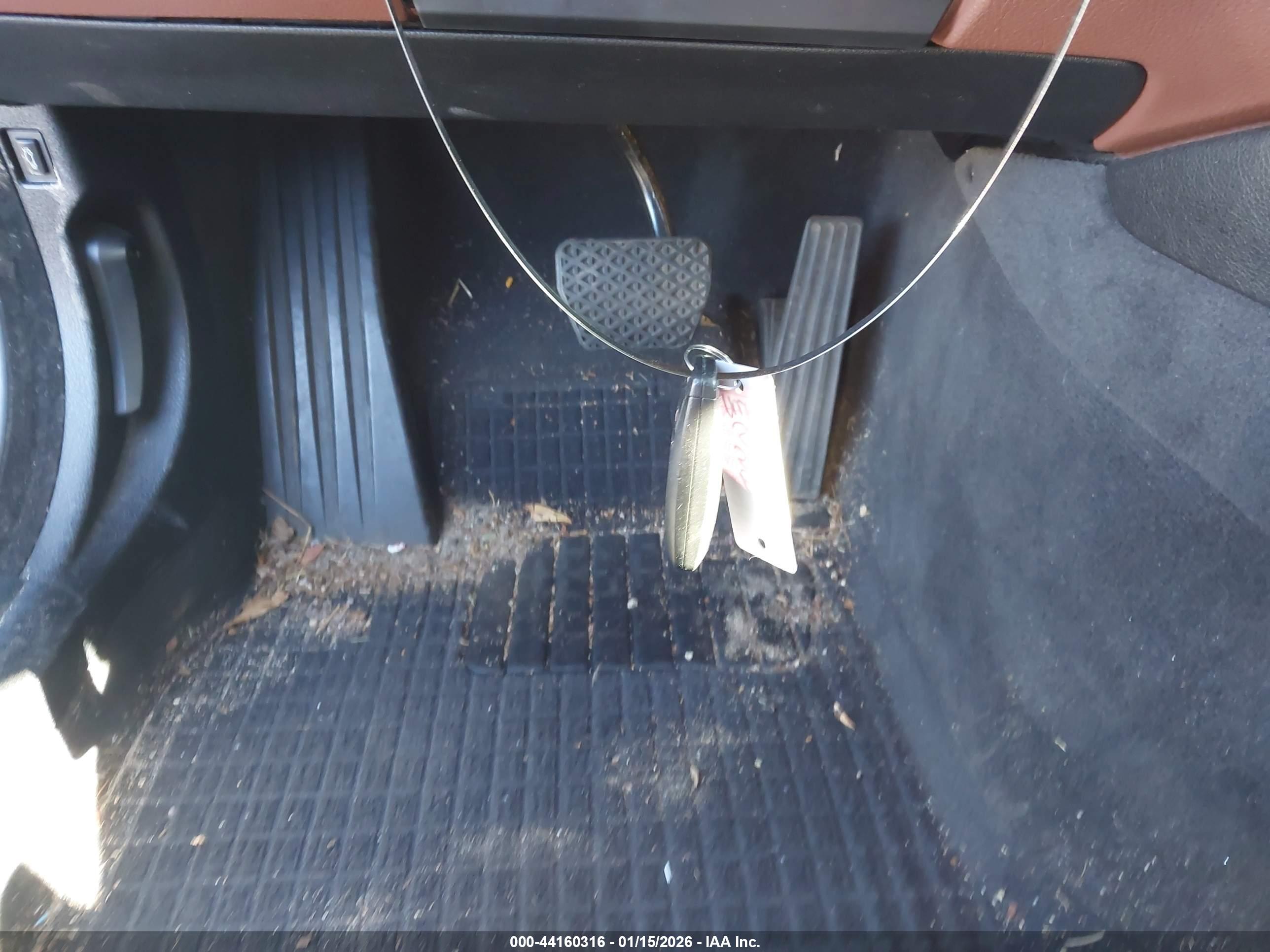 BMW 528I image 11